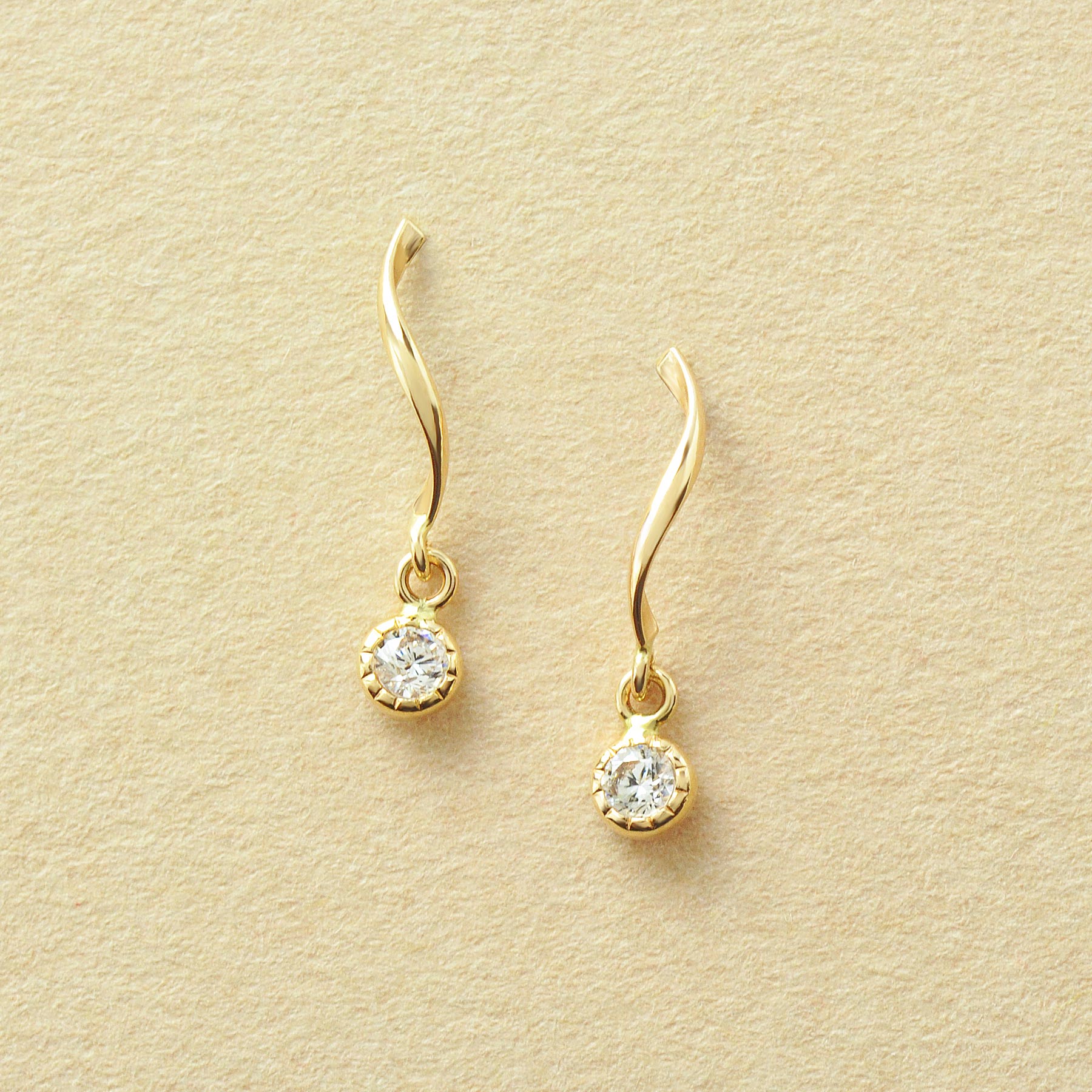 10K Twisted Line Swinging Earrings (Yellow Gold) - Product Image