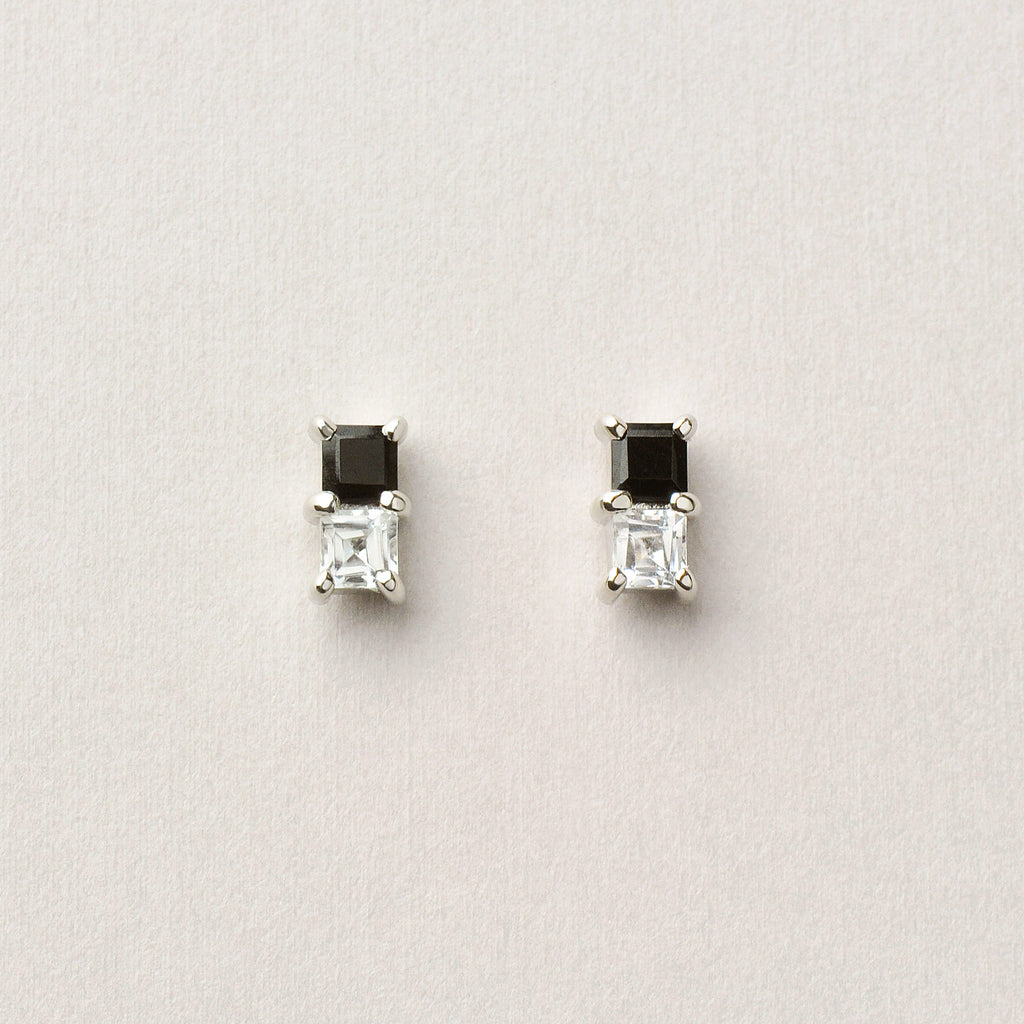 [Second Earrings] Platinum Onyx x White Topaz Earrings - Product Image
