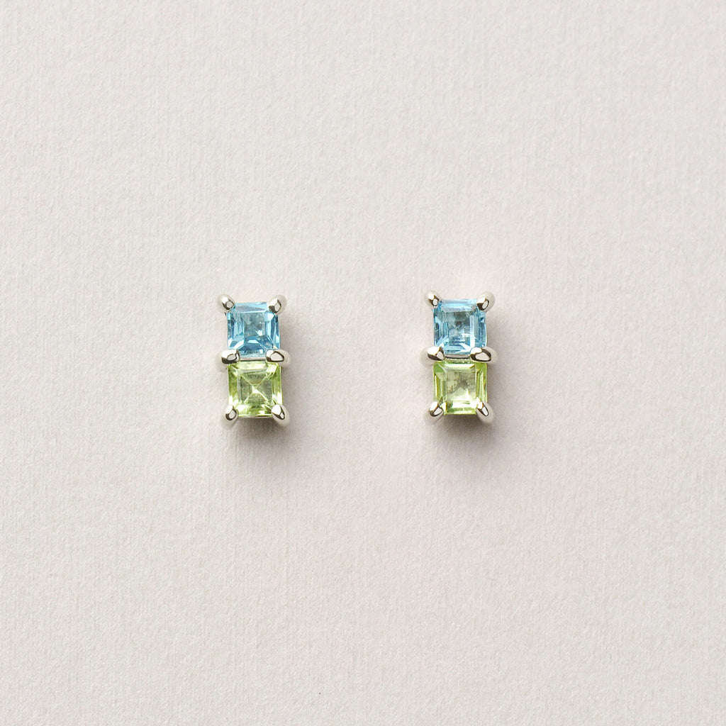 [Second Earrings] Platinum Blue Topaz x Peridot Earrings - Product Image