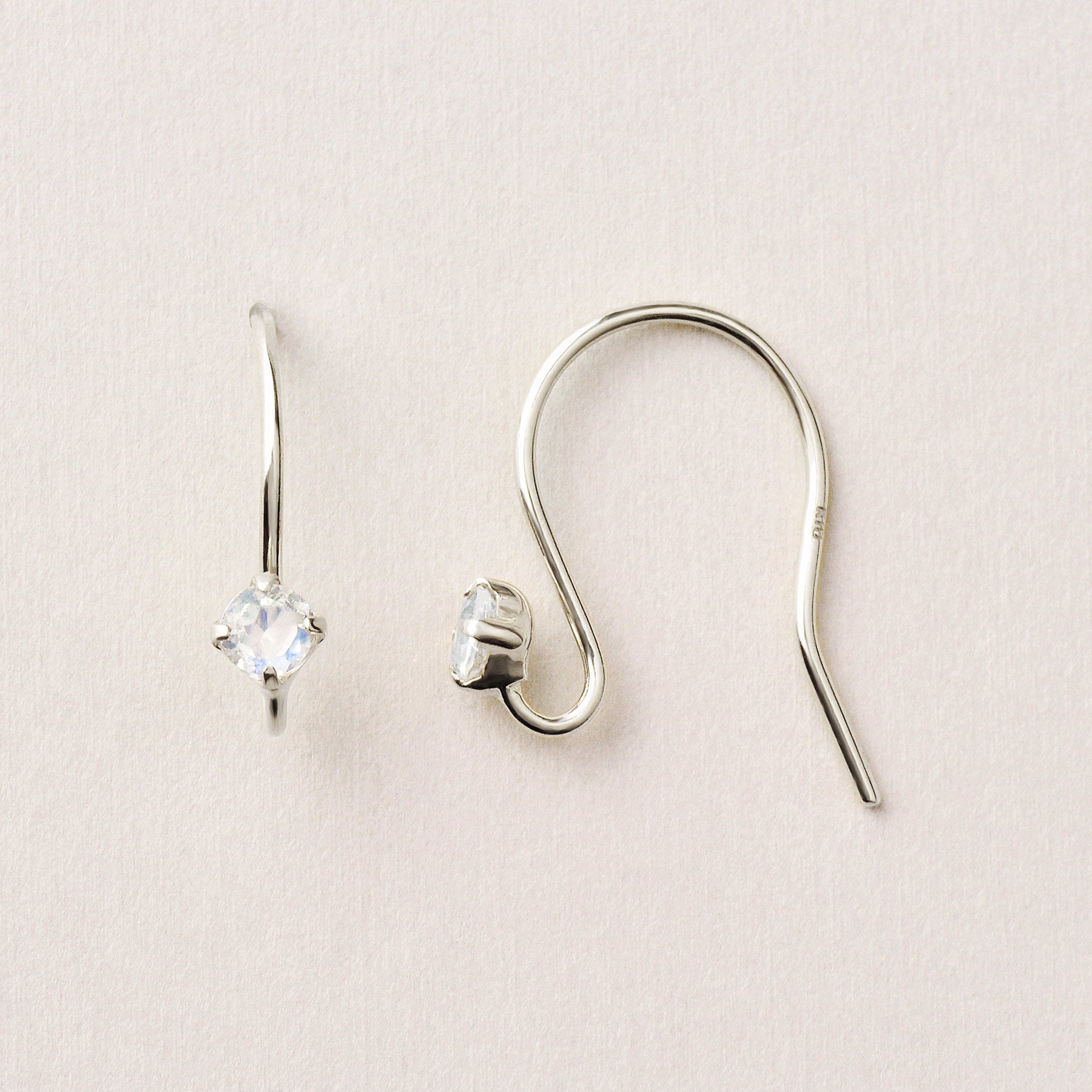 [Palette] 10K Blue Moonstone Wire Base Earrings (White Gold) - Product Image