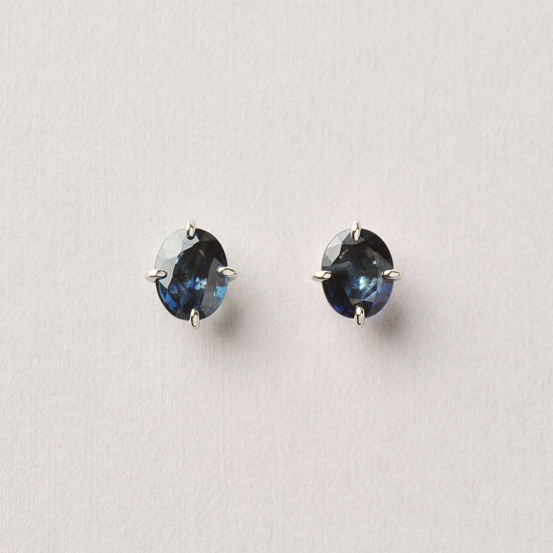 [Limited Quantity] [Second Earrings] Platinum Blue Sapphire Earrings - Product Image