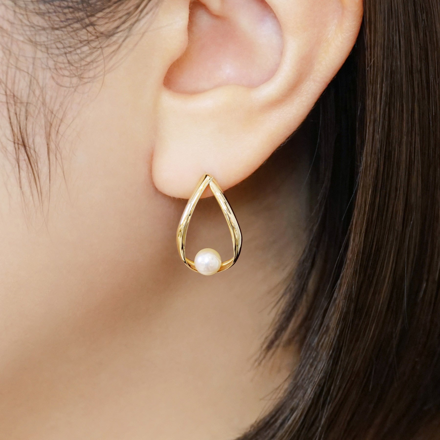 18K/10K Akoya Pearl Drop Frame Earrings (Yellow Gold) - Model Image