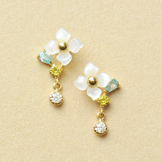 [WEB Exclusive] 10K White Shell Floral Earrings (Yellow Gold) - Product Image