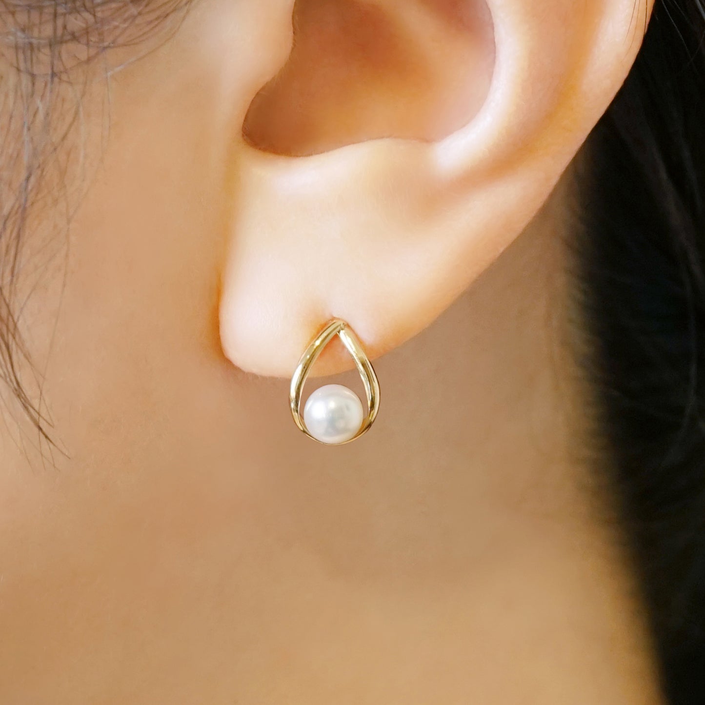 18K/10K Dew Drop Design Akoya Pearl Earrings (Yellow Gold) - Model Image