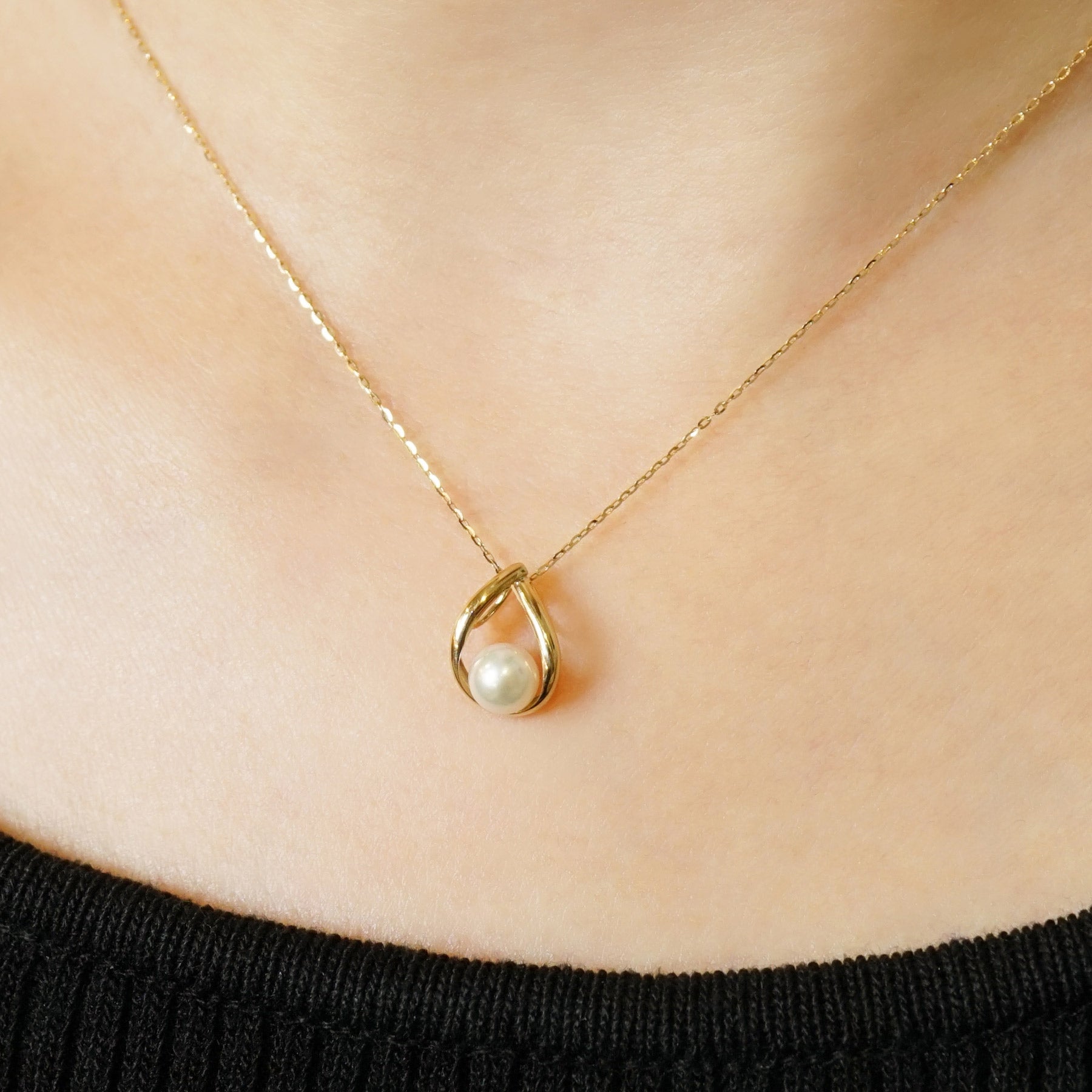10K Dew Drop Design Akoya Pearl Necklace (Yellow Gold) - Model Image