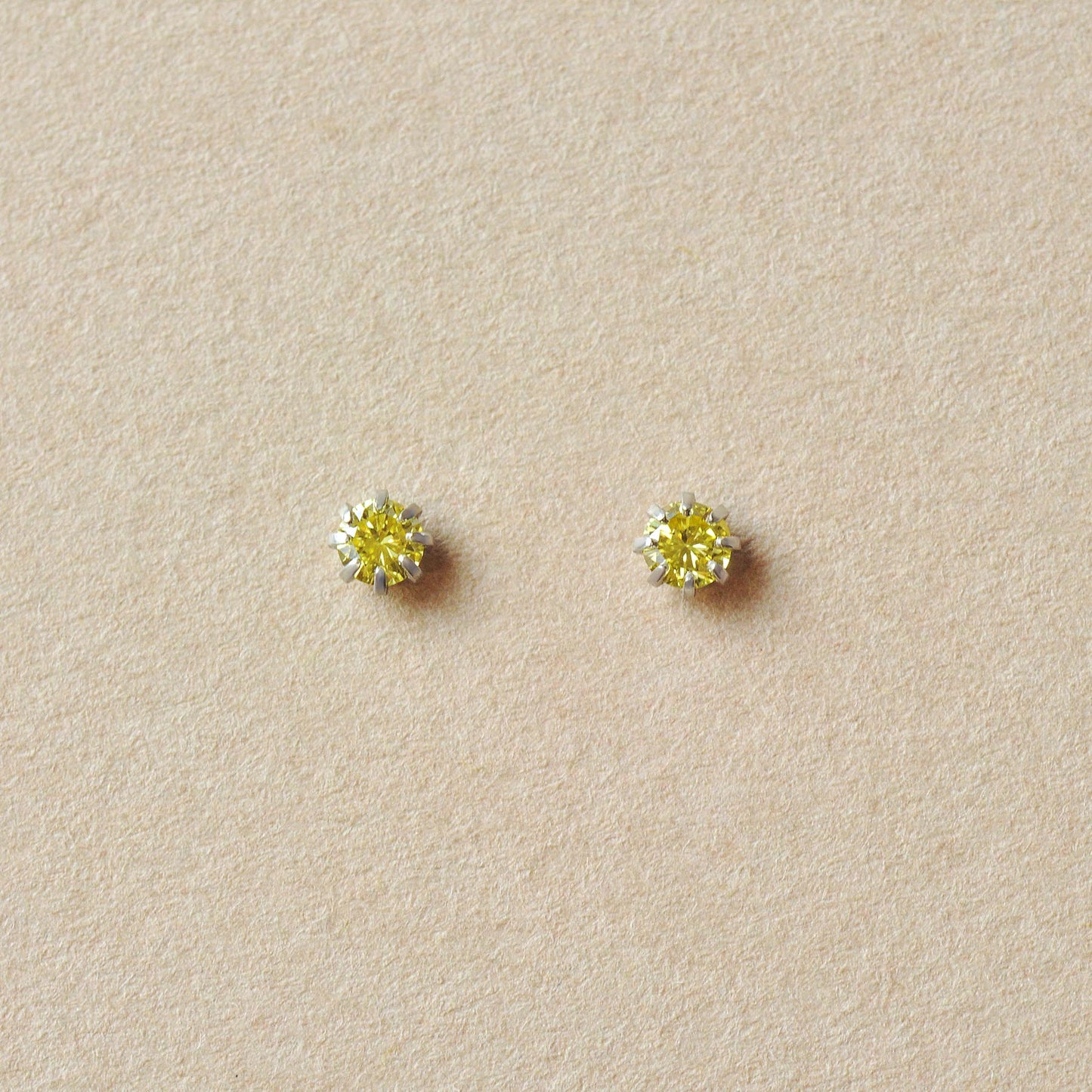 [Second Earrings] Platinum Yellow Diamond Earrings - Product Image