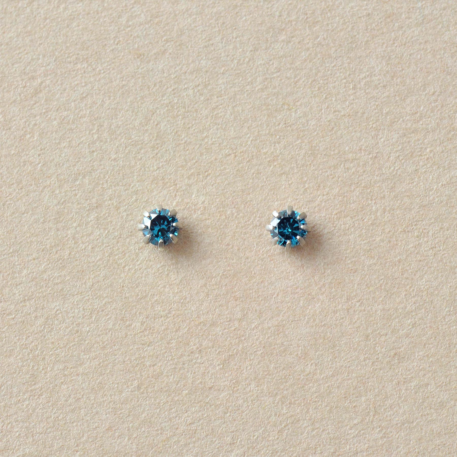 [Second Earrings] Platinum Blue Diamond Earrings - Product Image