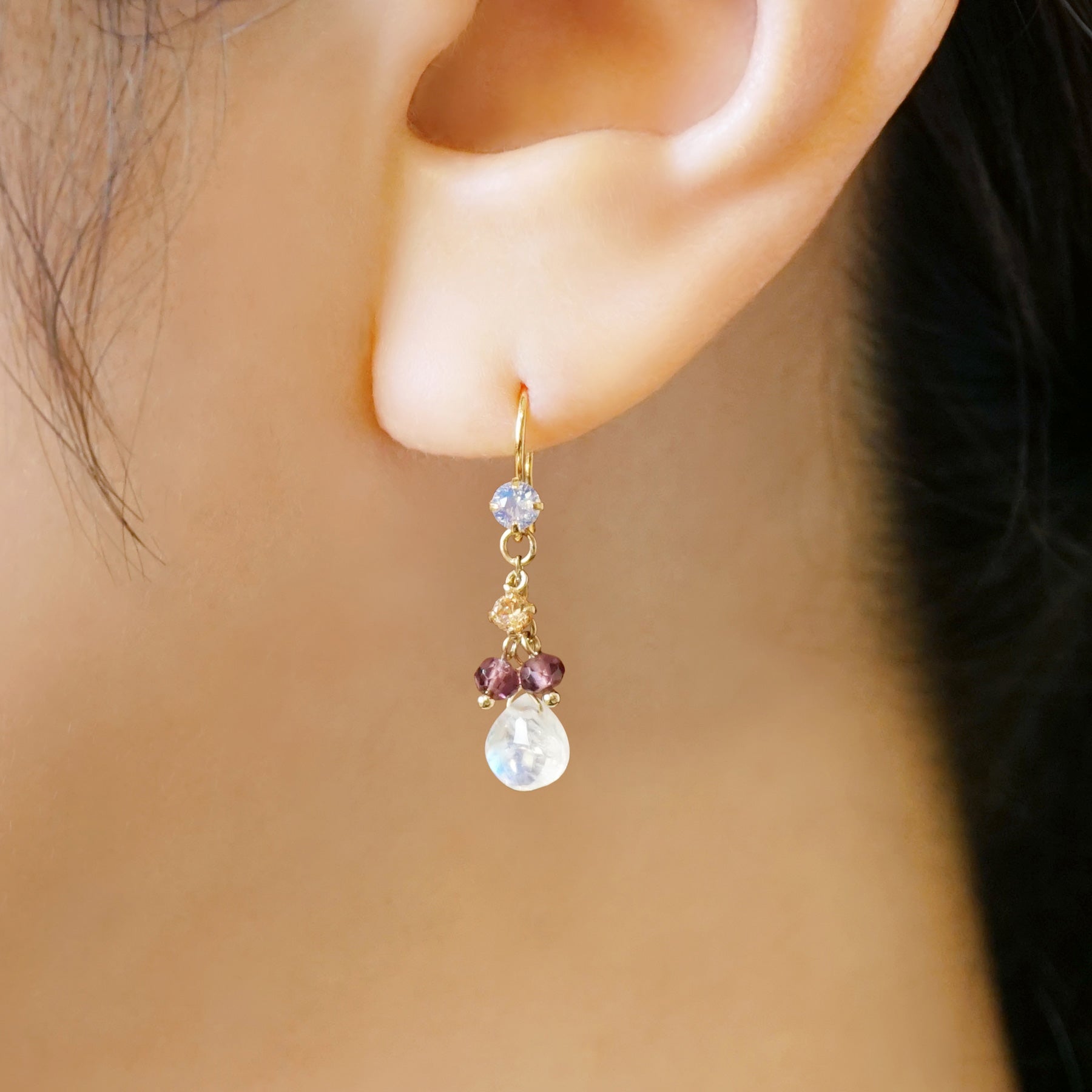 [Palette] 10K Blue Moonstone Charms (Yellow Gold) - Model Image