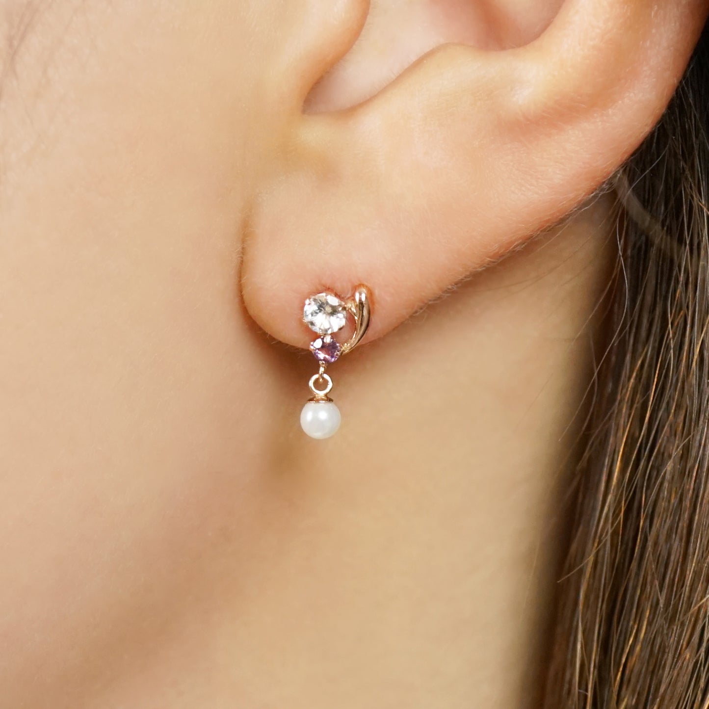 18K/10K Garnet Earrings [Acanthus] (Rose Gold) - Model Image