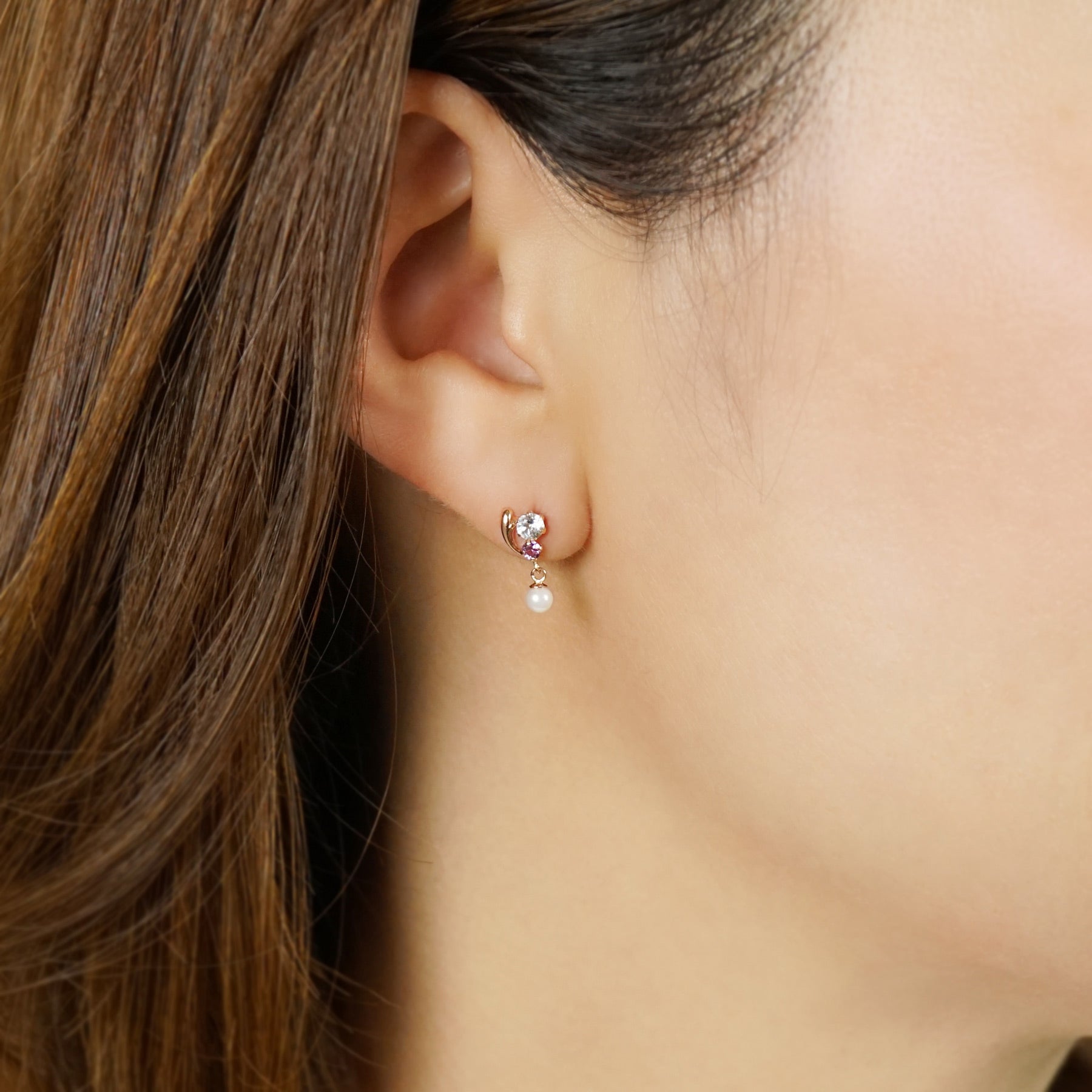 18K/10K Garnet Earrings [Acanthus] (Rose Gold) - Model Image