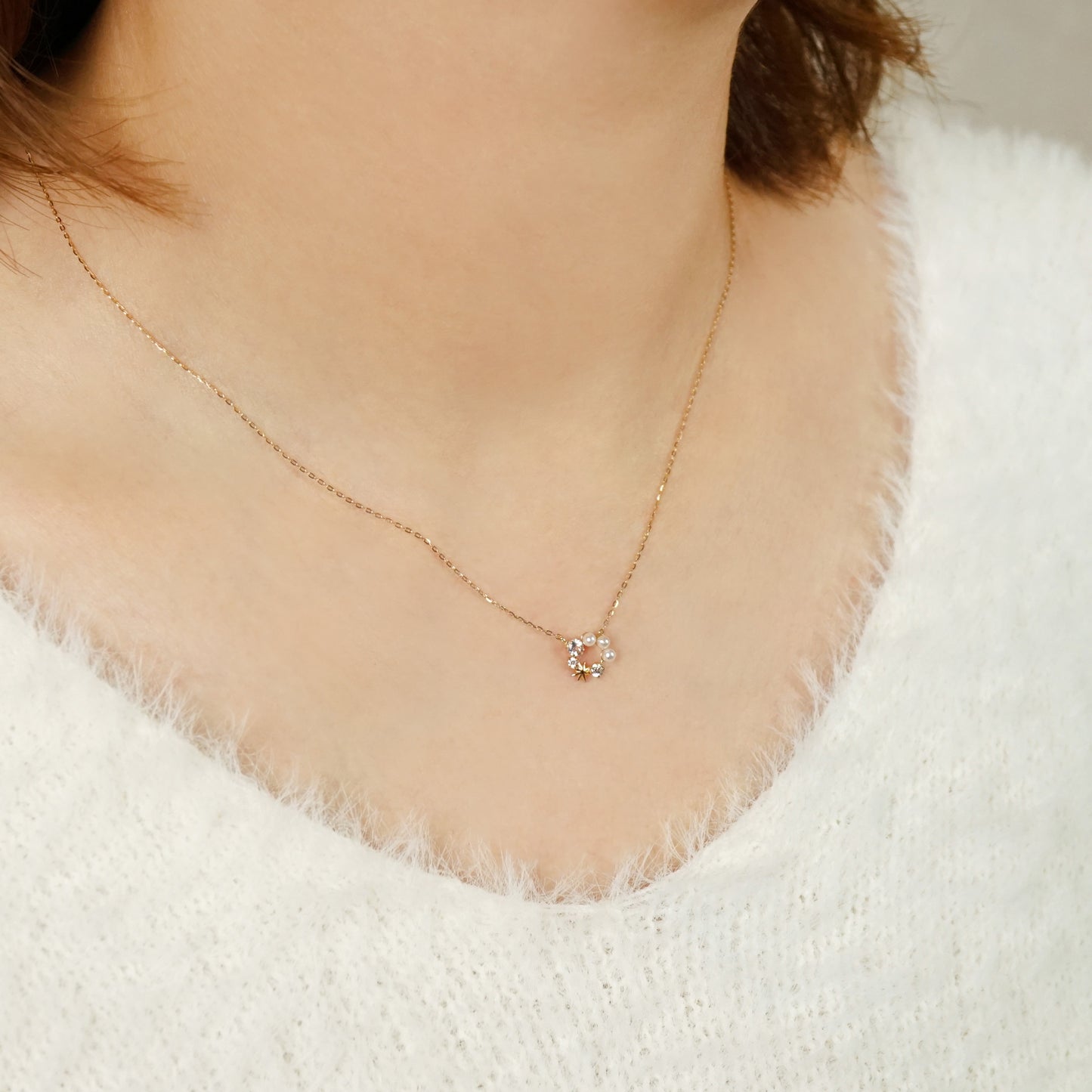 10K Freshwater Pearl Necklace [Luminous] (Yellow Gold) - Model Image