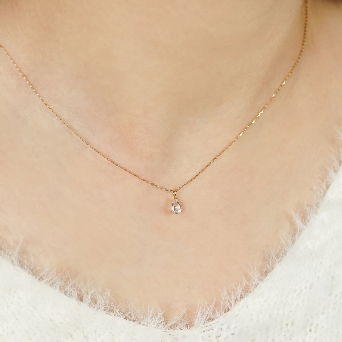 10K Topaz 2Way Necklace [Blue Danube] (Yellow Gold) - Model Image