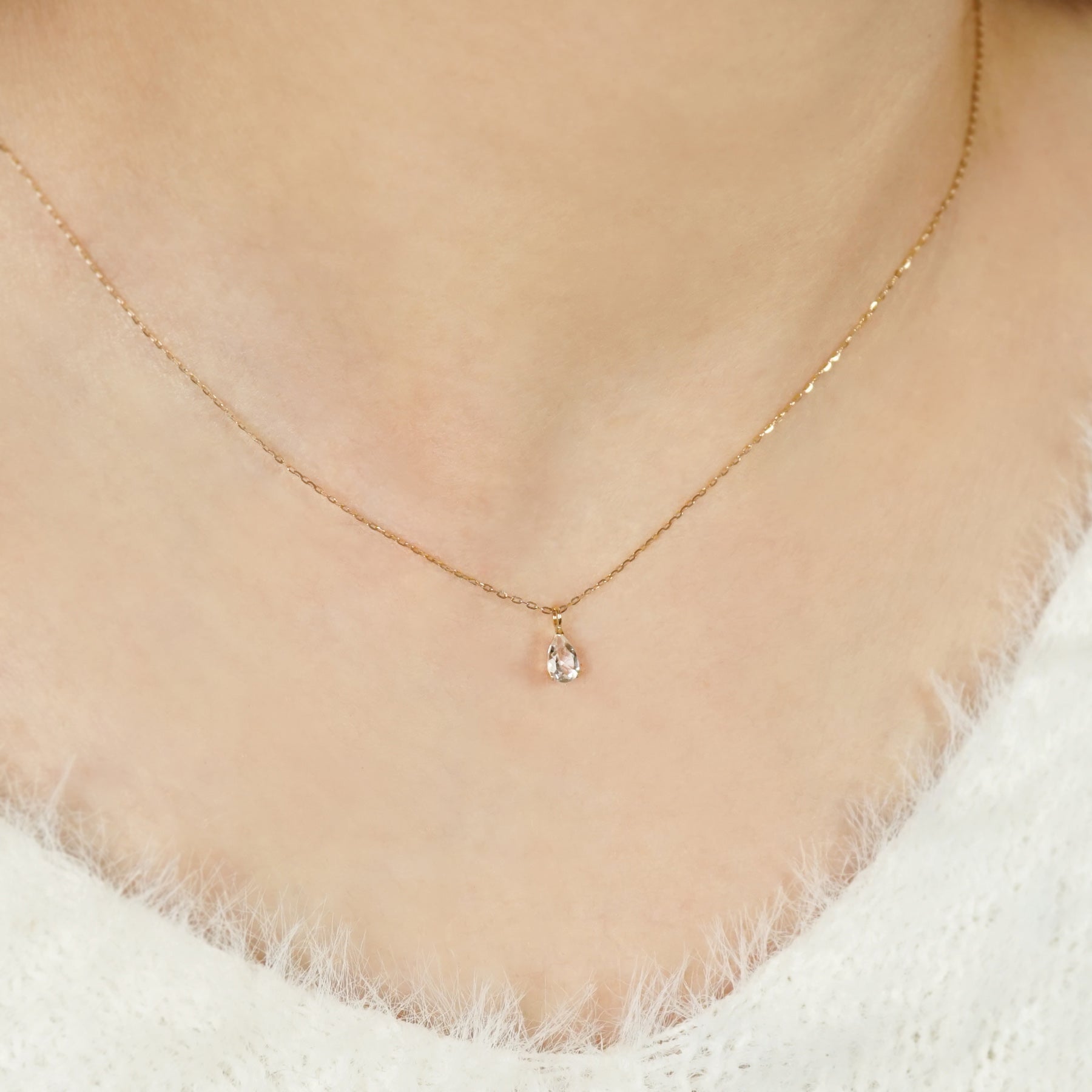 10K Topaz 2Way Necklace [Blue Danube] (Yellow Gold) - Model Image