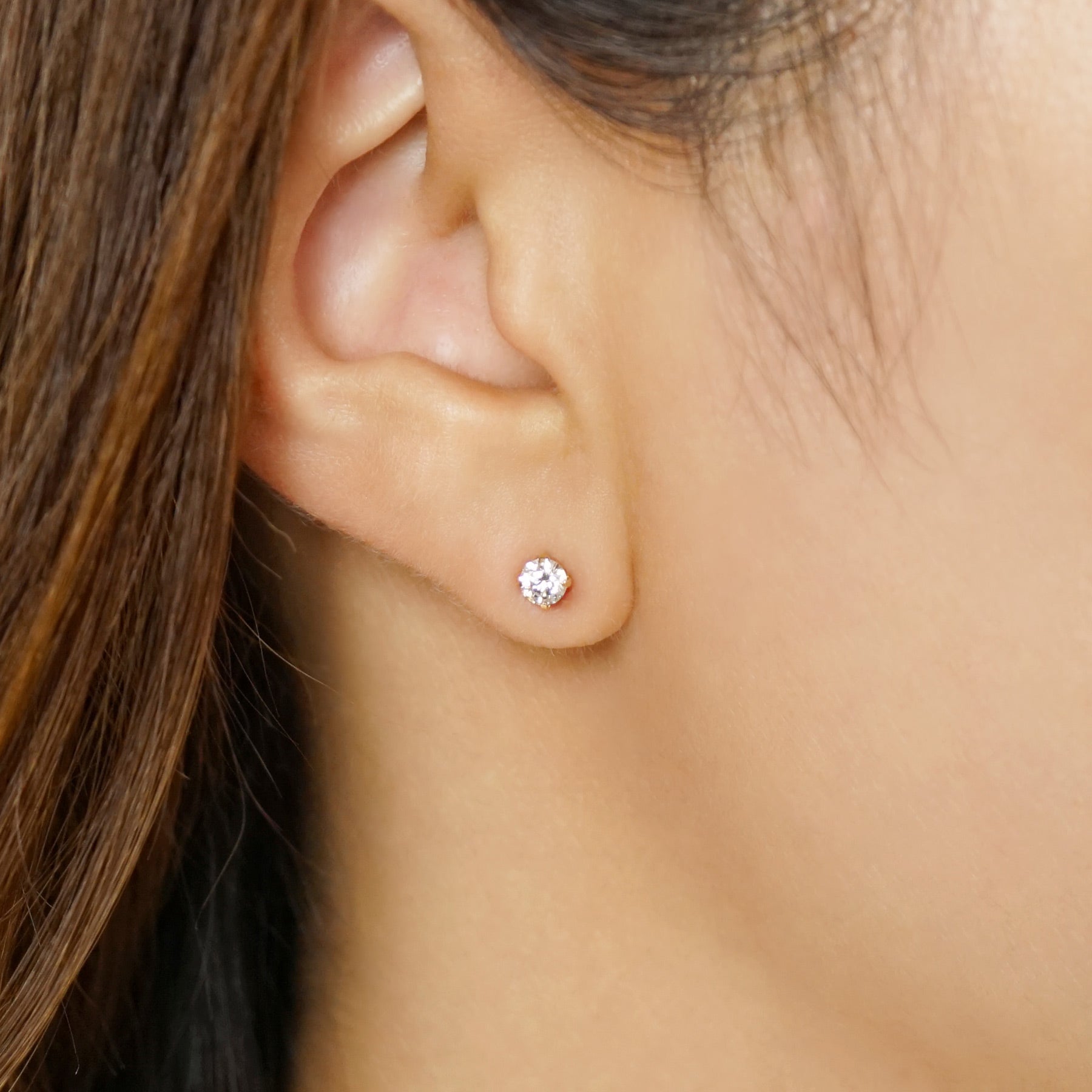 18K/10K White Shell Multi-Way Earrings [Edelweiss] (Yellow Gold) - Model Image
