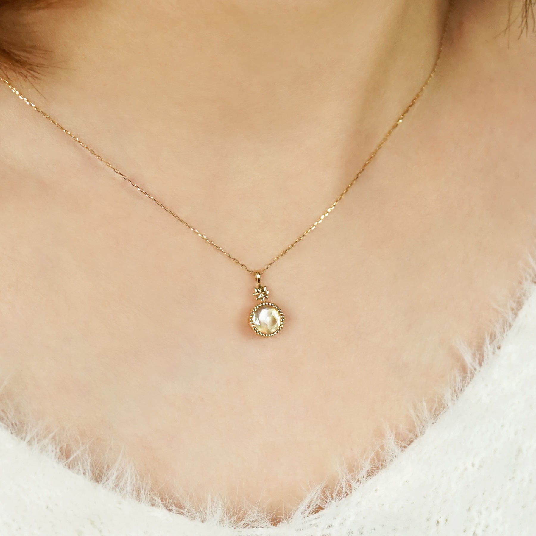 10K White Shell Necklace [Edelweiss] (Yellow Gold) - Model Image