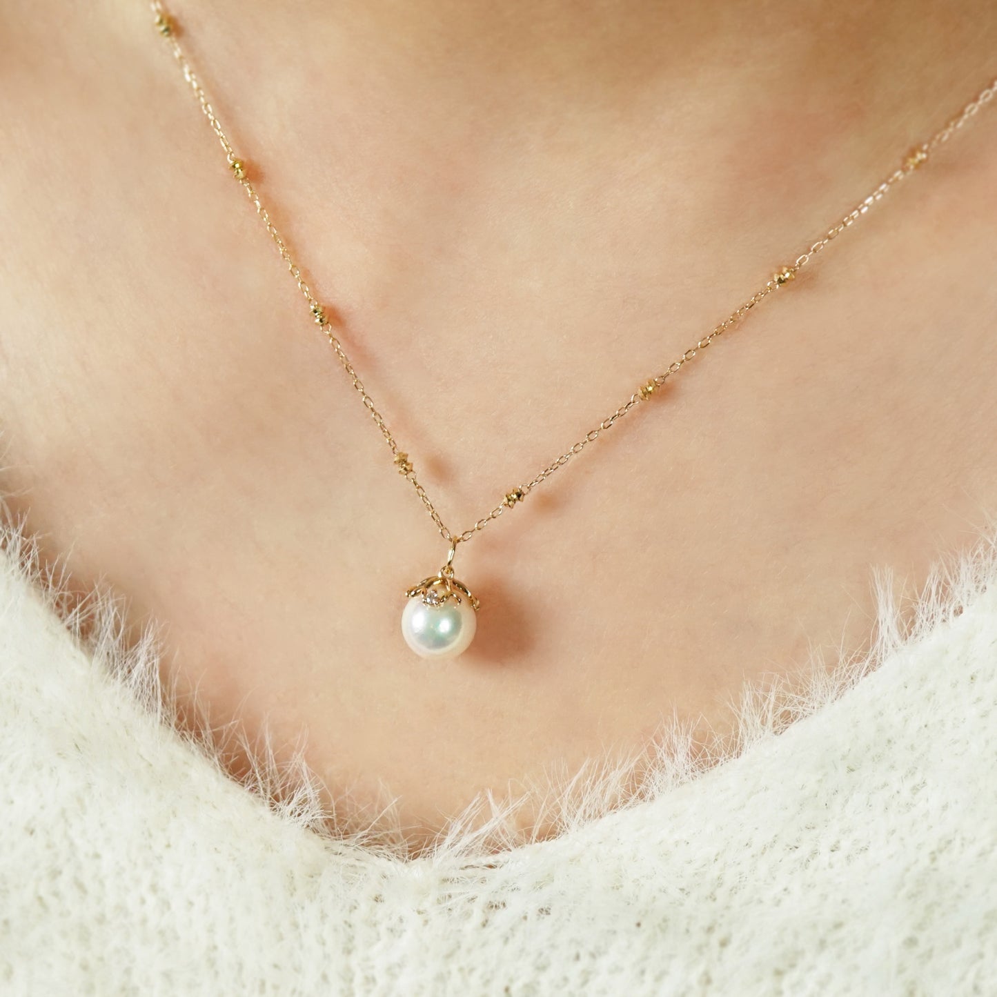 10K Akoya Pearl Necklace & Charm Set [Mistletoe] (Yellow Gold) - Model Image