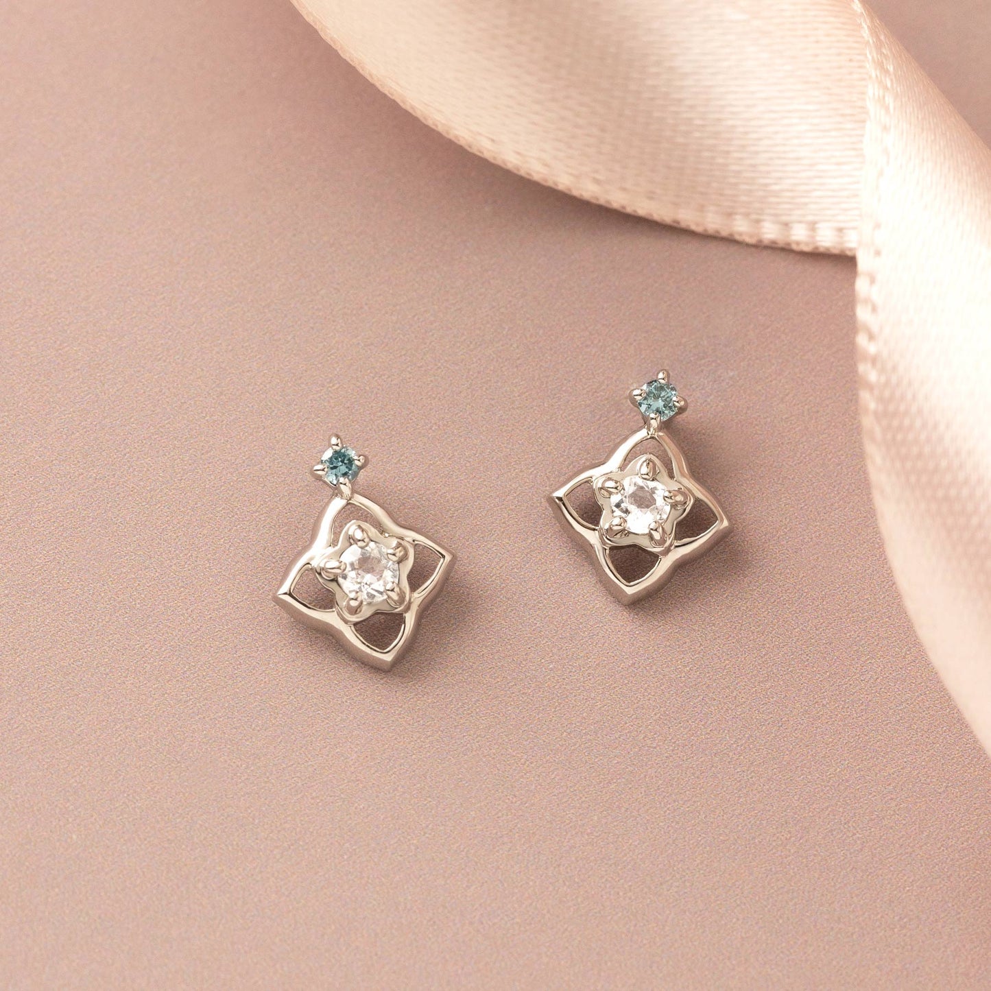 14K/10K Diamond Earrings [Myrtle] (White Gold) - Product Image