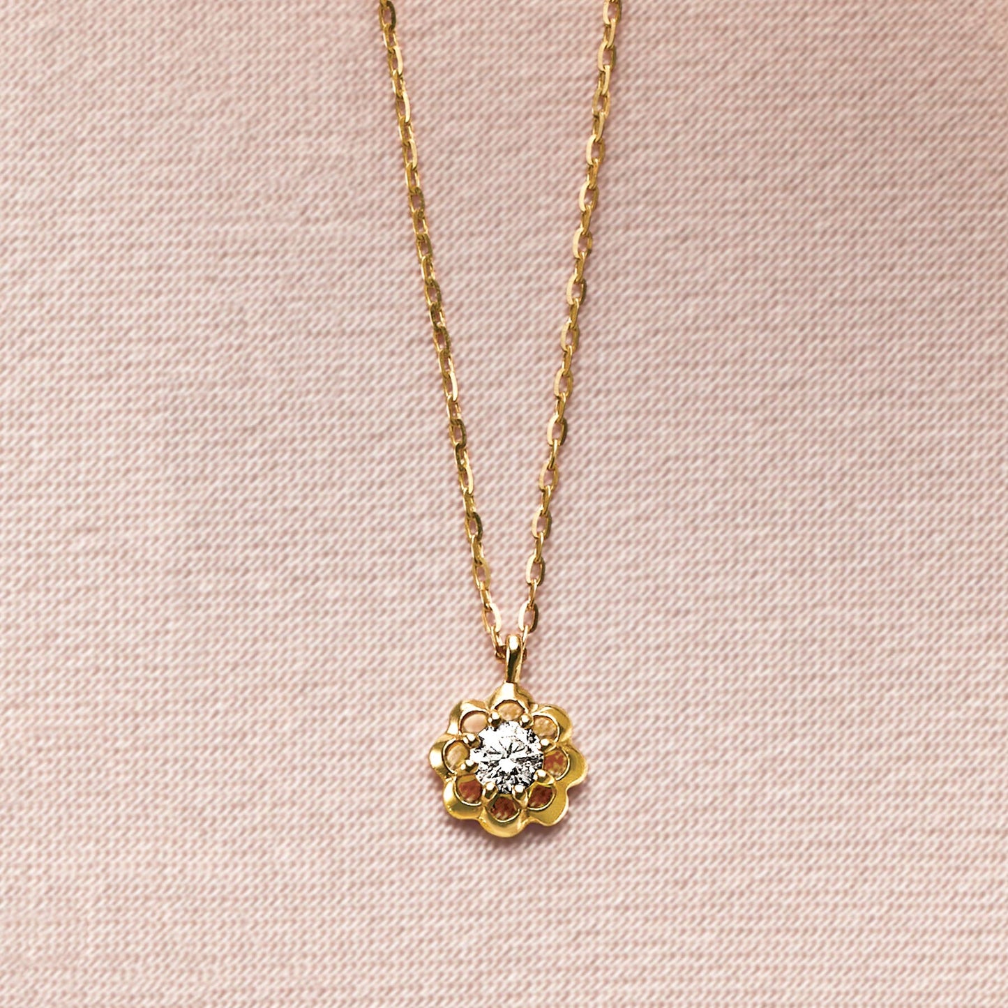 10K Diamond Necklace [Flille Swirl] (Yellow Gold) - Product Image