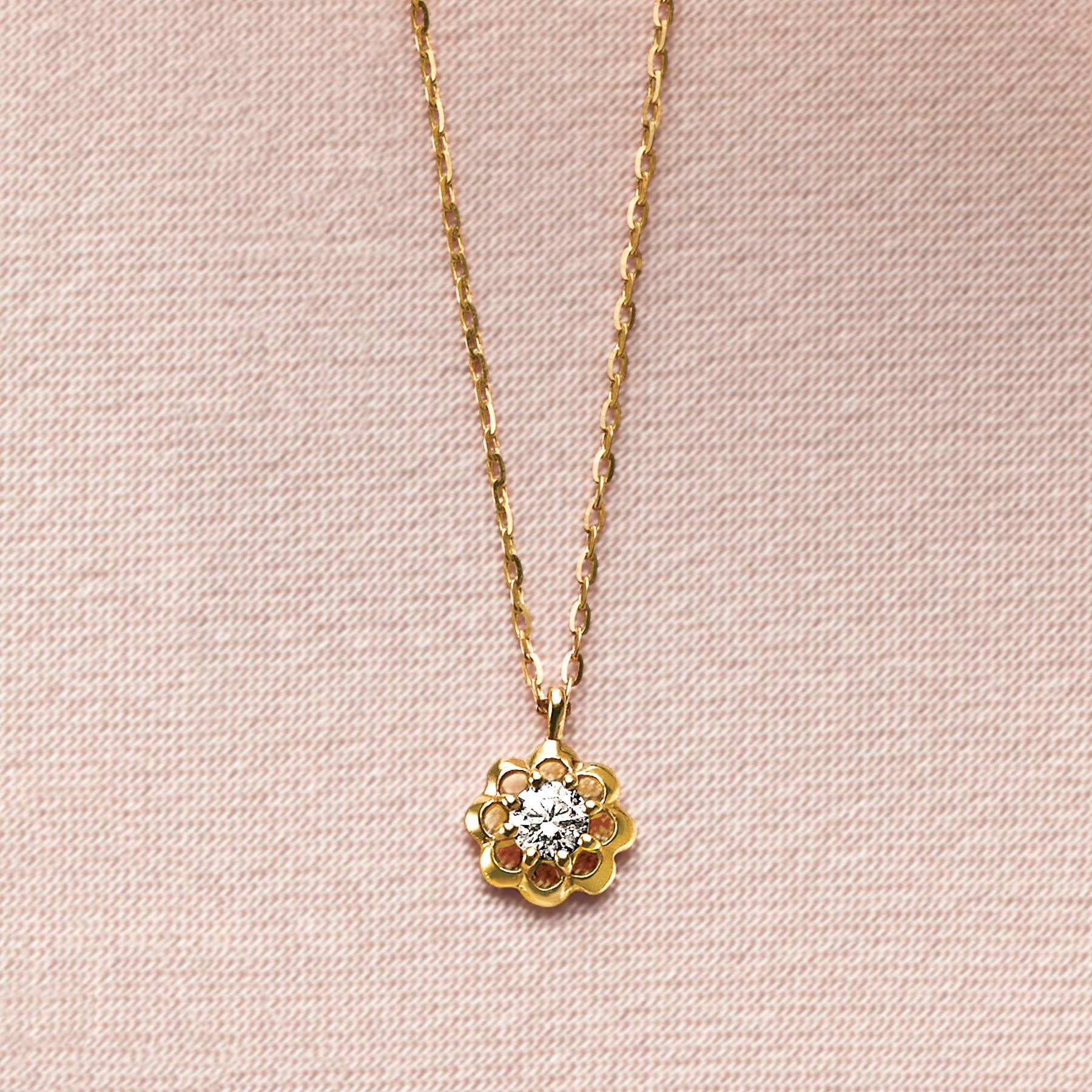 10K Diamond Necklace [Flille Swirl] (Yellow Gold) - Product Image
