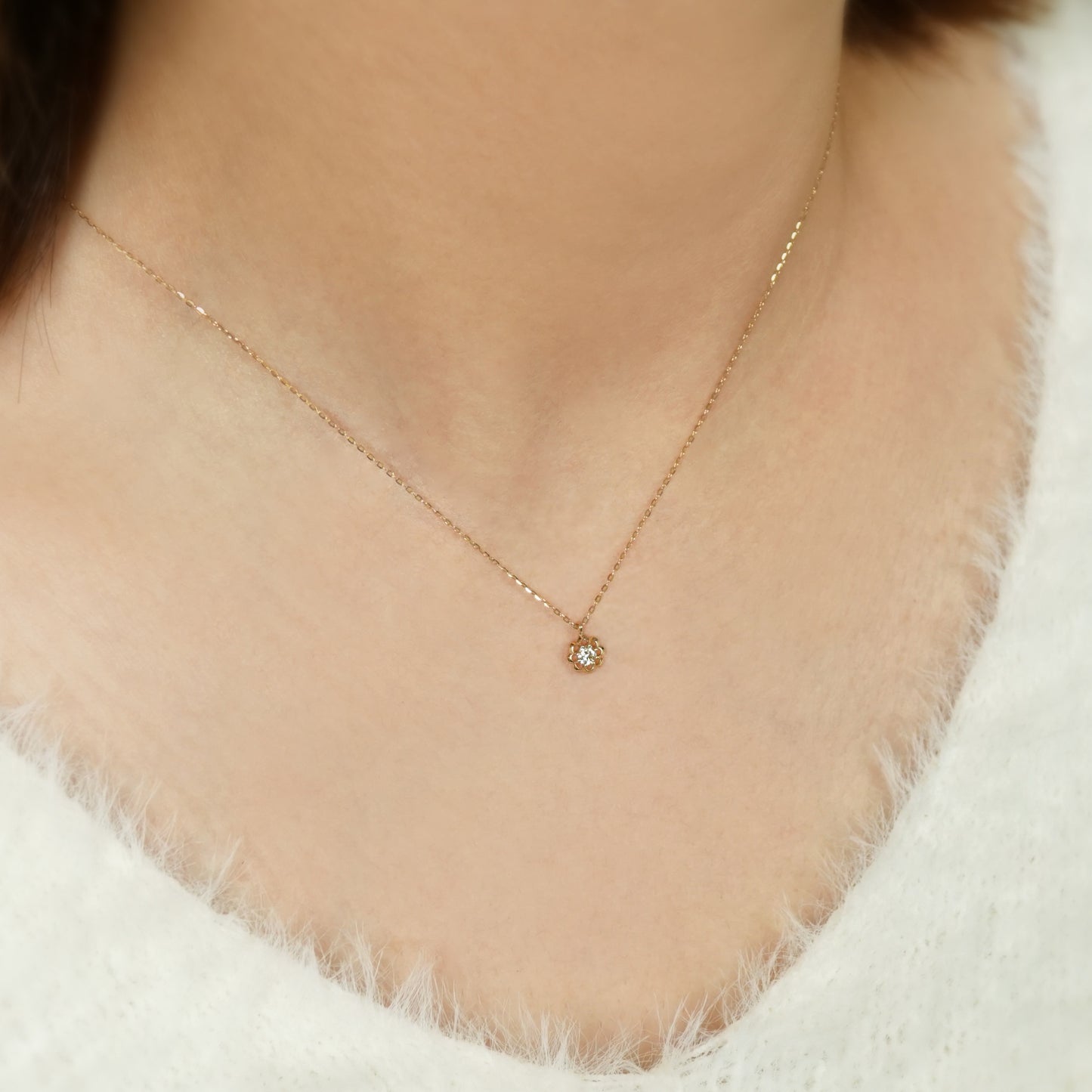 10K Diamond Necklace [Flille Swirl] (Yellow Gold) - Model Image