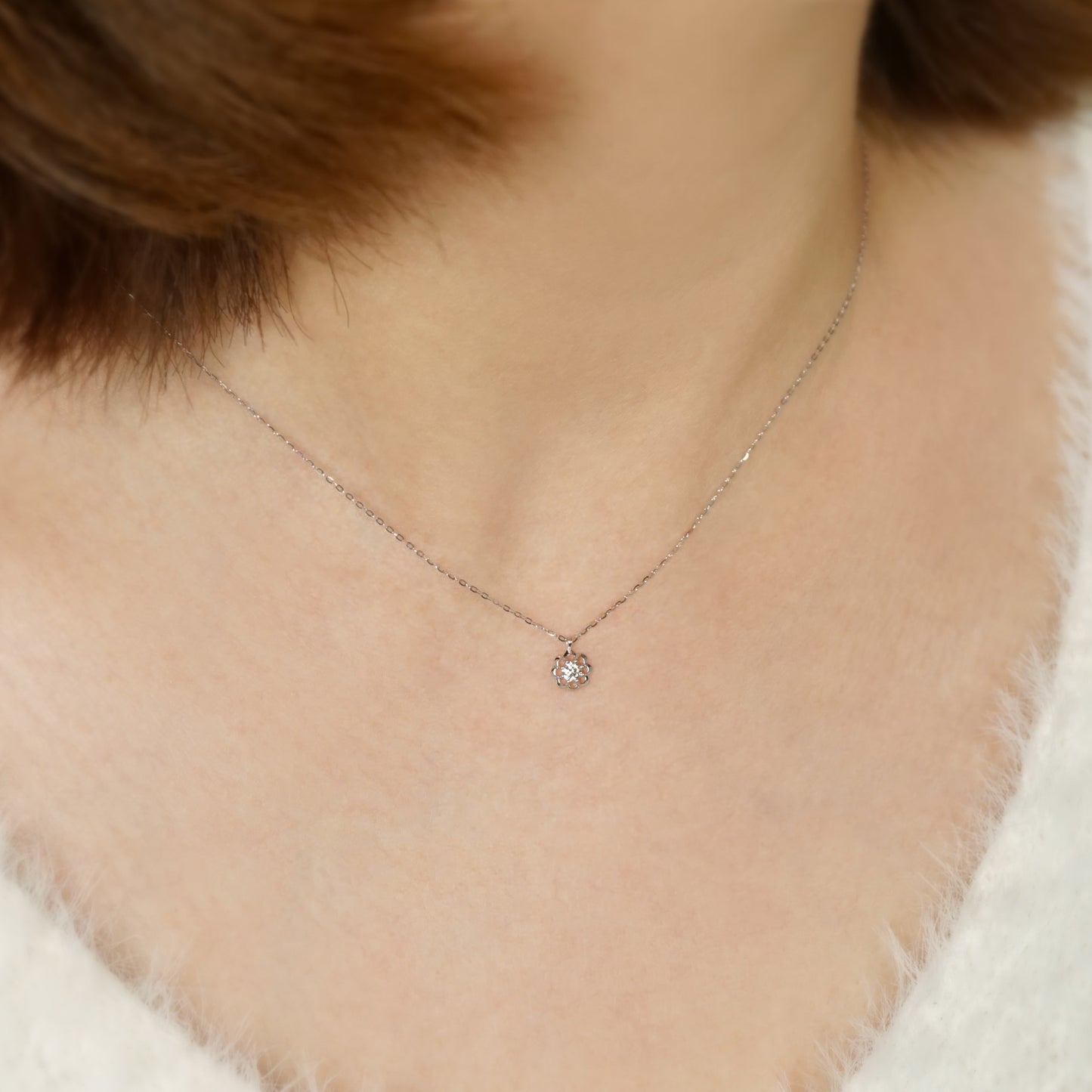 10K Diamond Necklace [Flille Swirl] (White Gold) - Model Image