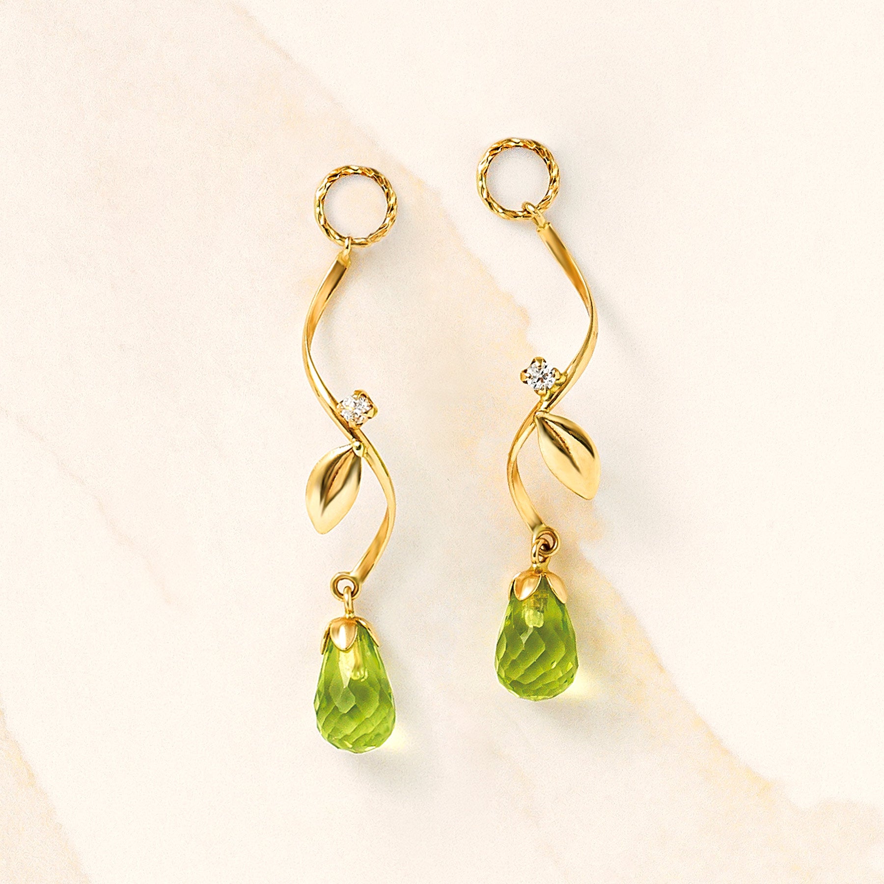 [Palette] 10K Peridot Leaf Charms (Yellow Gold) - Product Image