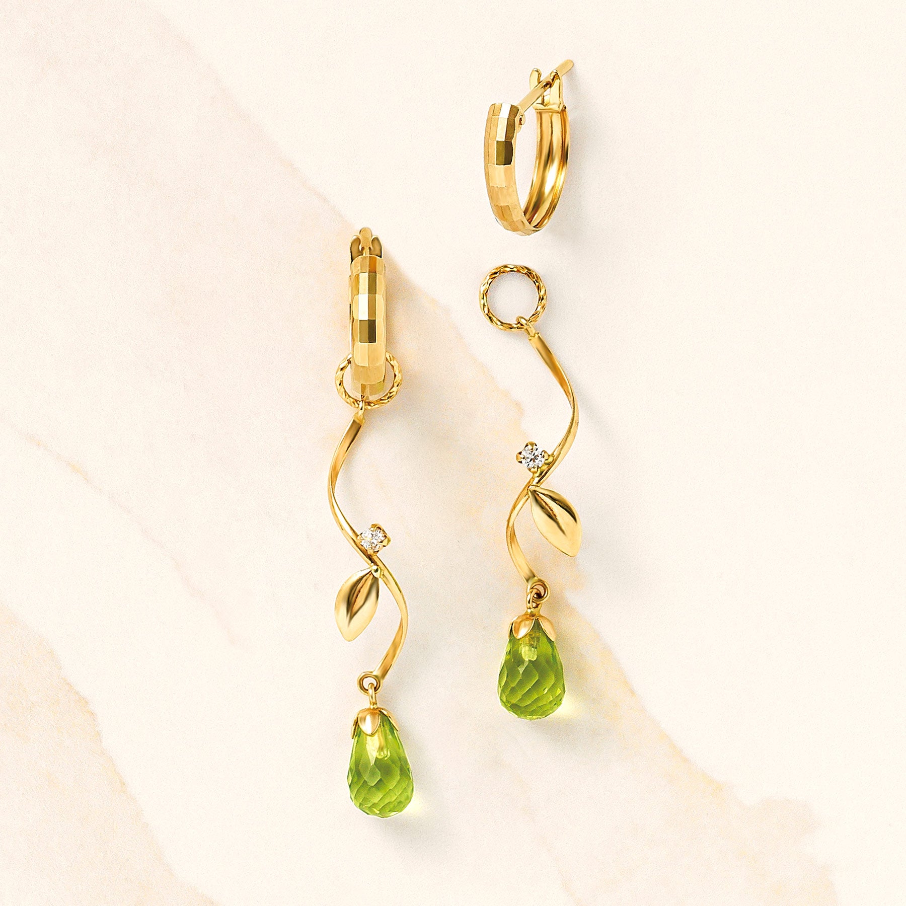[Palette] 10K Peridot Leaf Charms (Yellow Gold) - Product Image