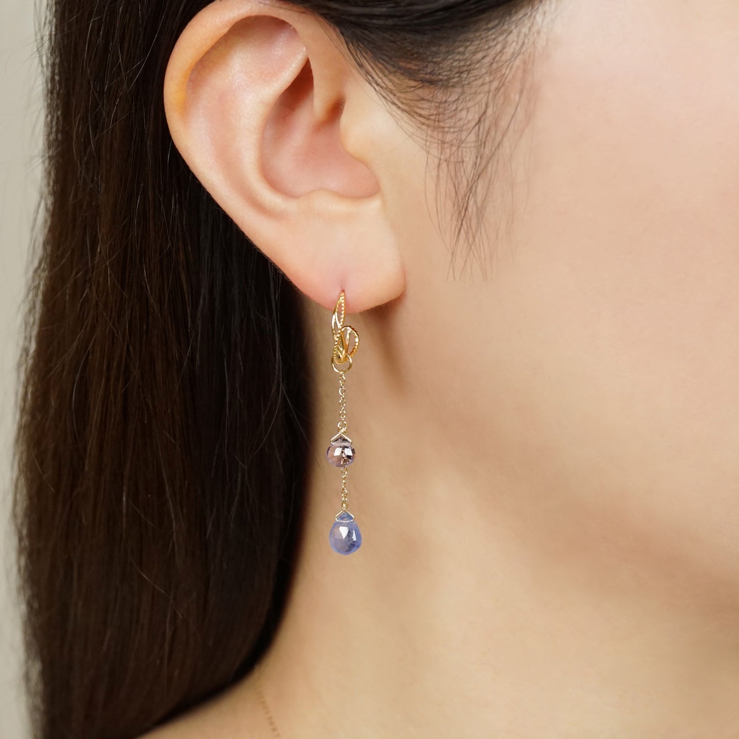 [Palette] 925 Sterling Silver / 10K / Gold Filled Tanzanite Charm Set Earrings [Dance] - Model Image