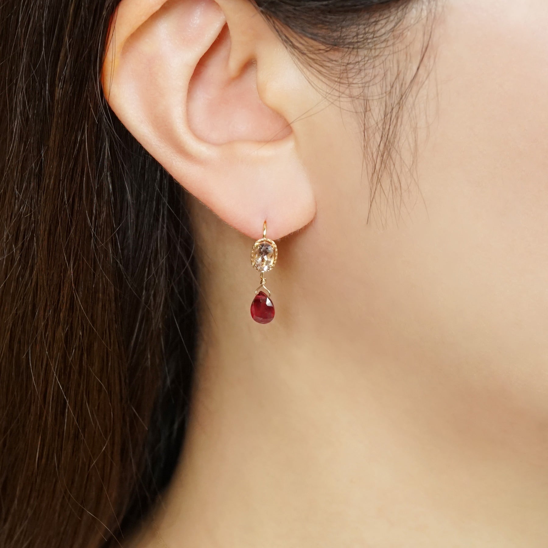 [Palette] 18K/10K Ruby Charm Set Earrings [Twilight] (Yellow Gold) - Model Image