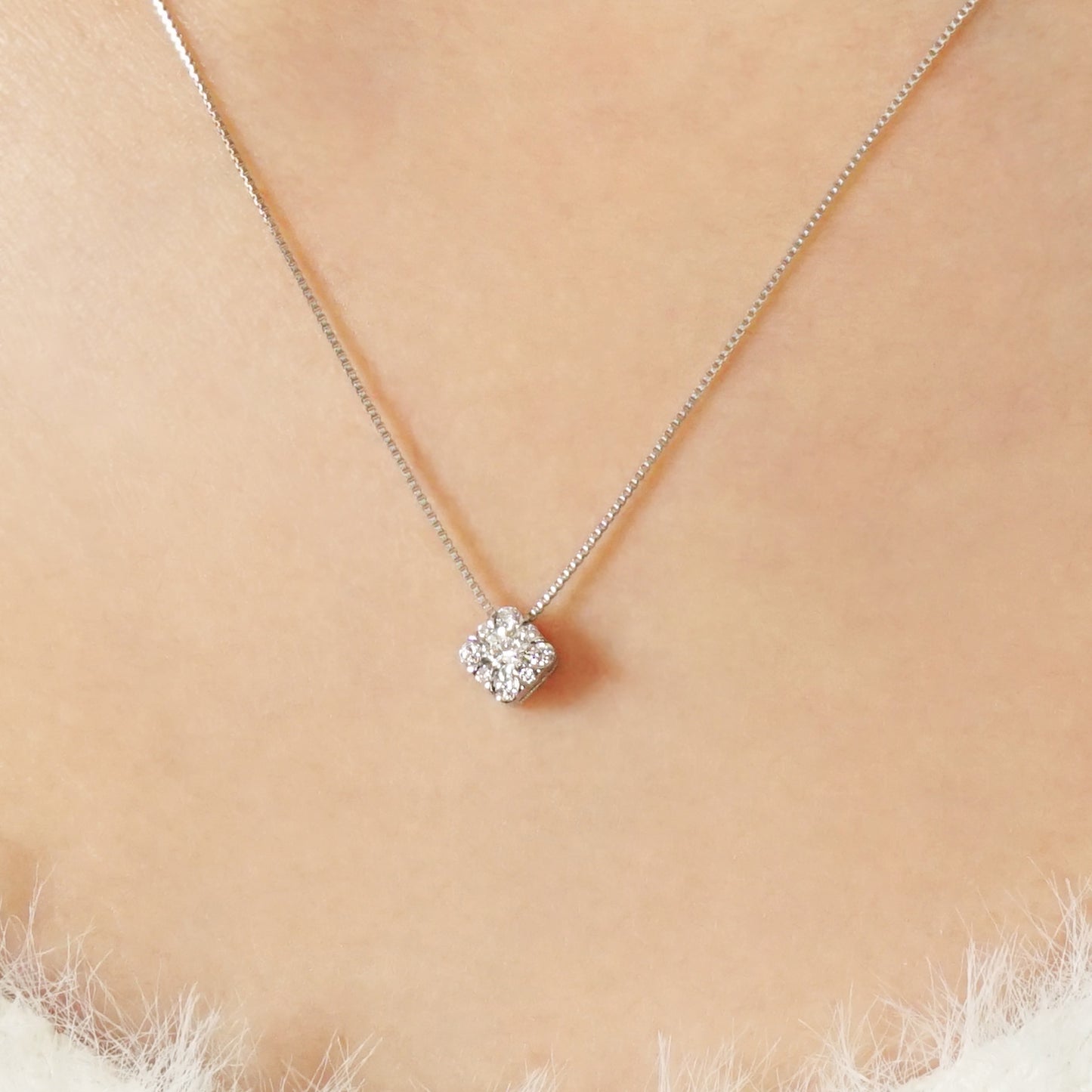 Platinum Diamond Necklace [Day Moon] - Model Image