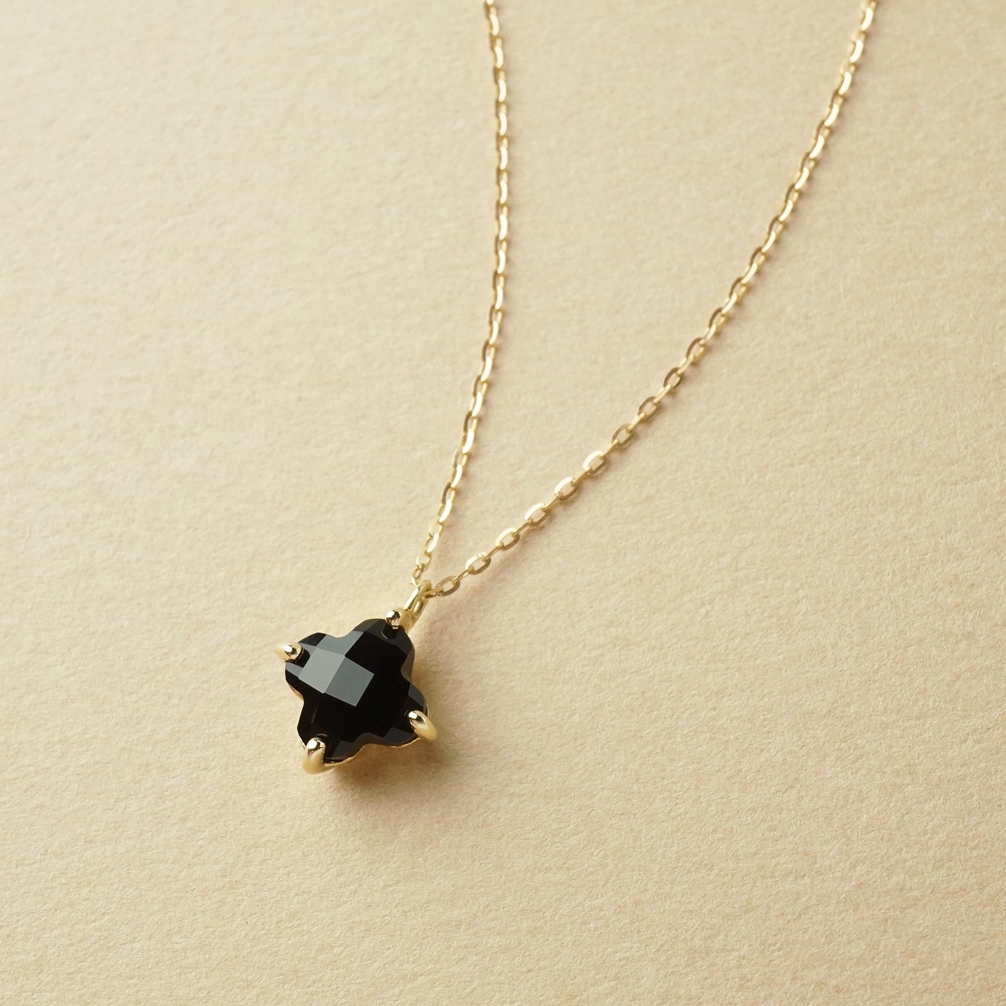 10K Onyx Lily Cut Necklace (Yellow Gold) - Product Image