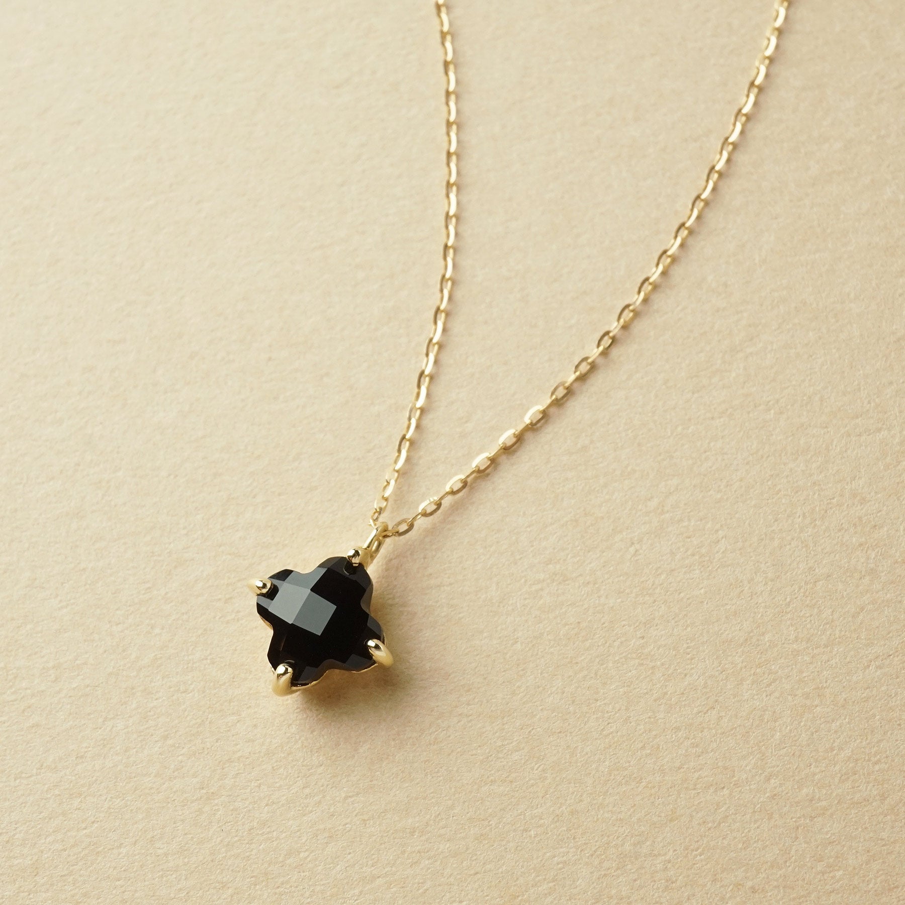 10K Onyx Lily Cut Necklace (Yellow Gold) - Product Image