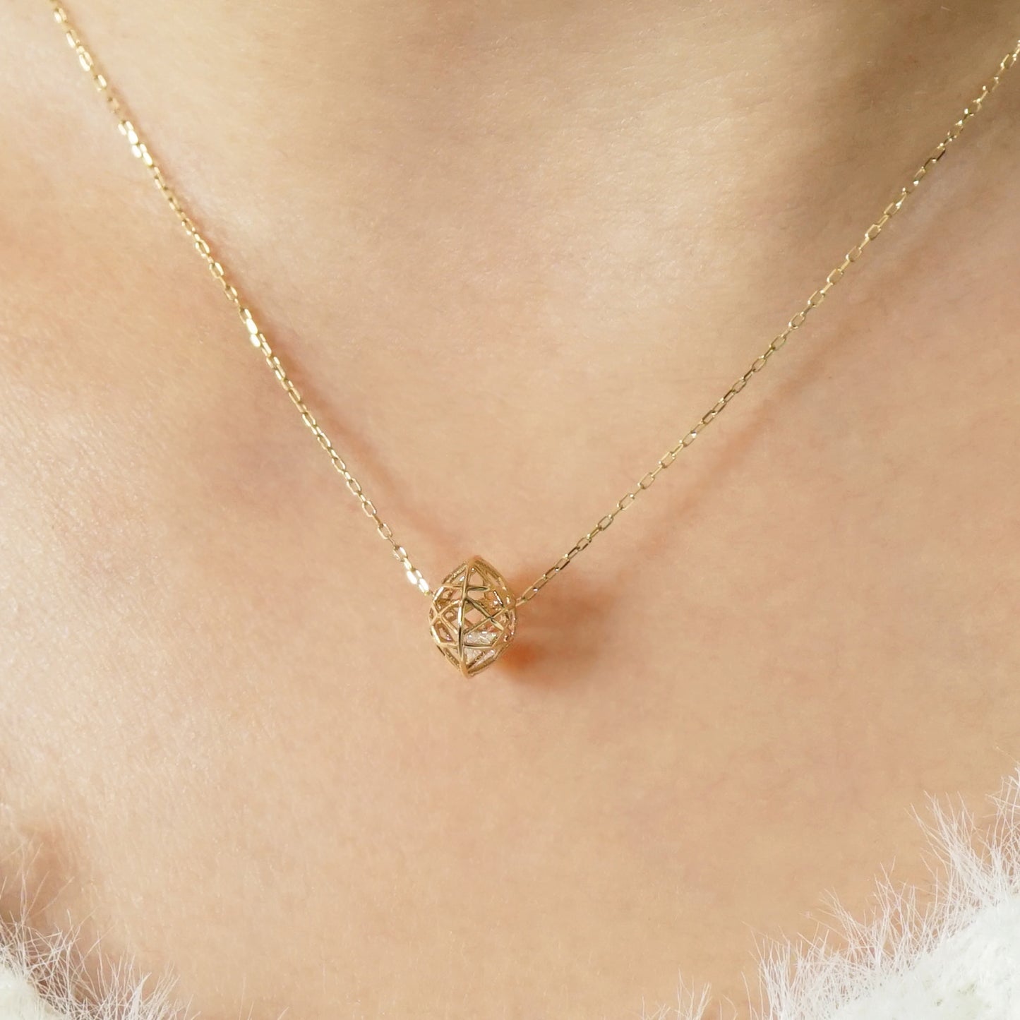 [Pannier] 10K Star Bead Necklace (Yellow Gold) - Model Image