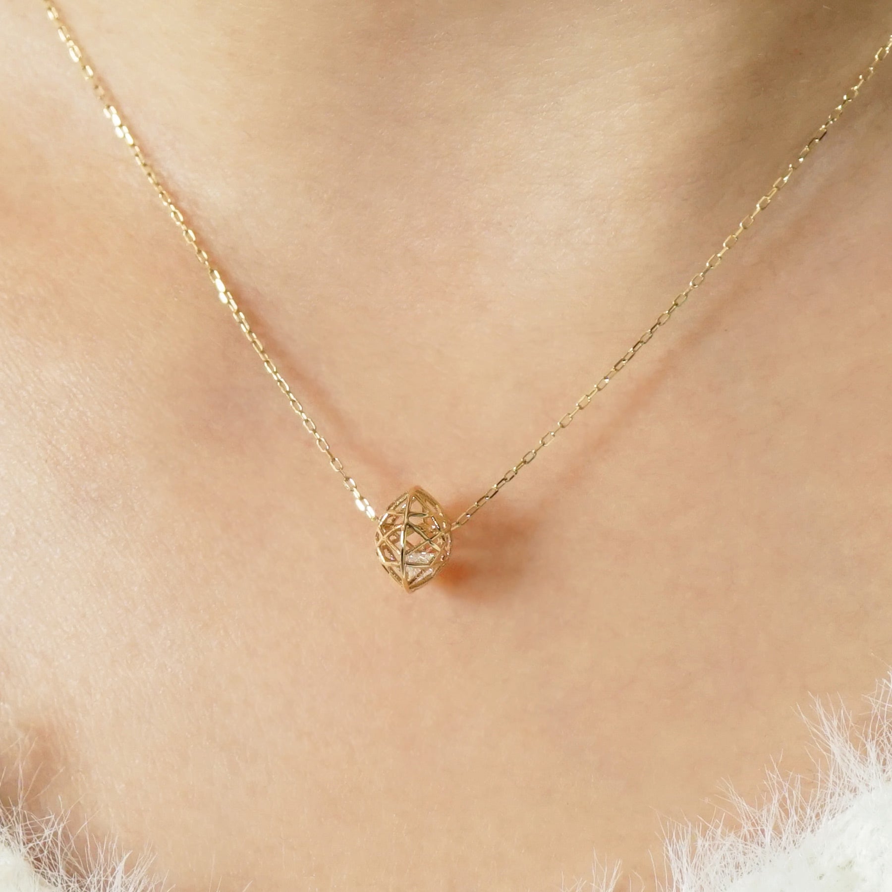 [Pannier] 10K Star Bead Necklace (Yellow Gold) - Model Image