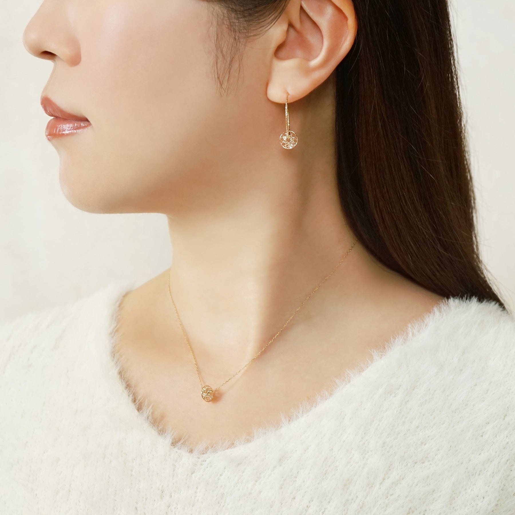 [Pannier] 10K Star Bead Necklace (Yellow Gold) - Model Image