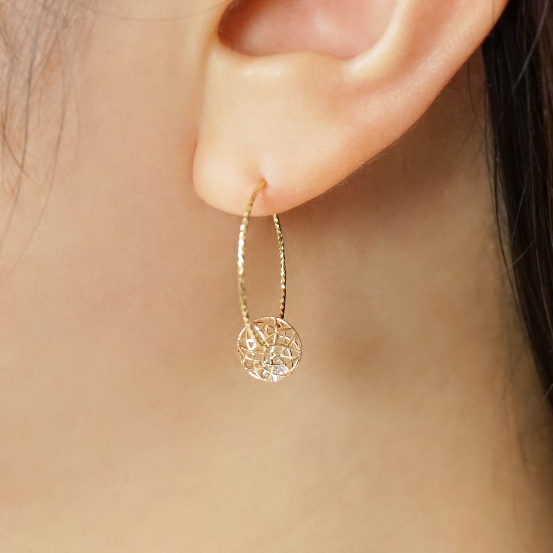 [Pannier] 18K/10 Star Bead Earrings (Yellow Gold) - Model Image