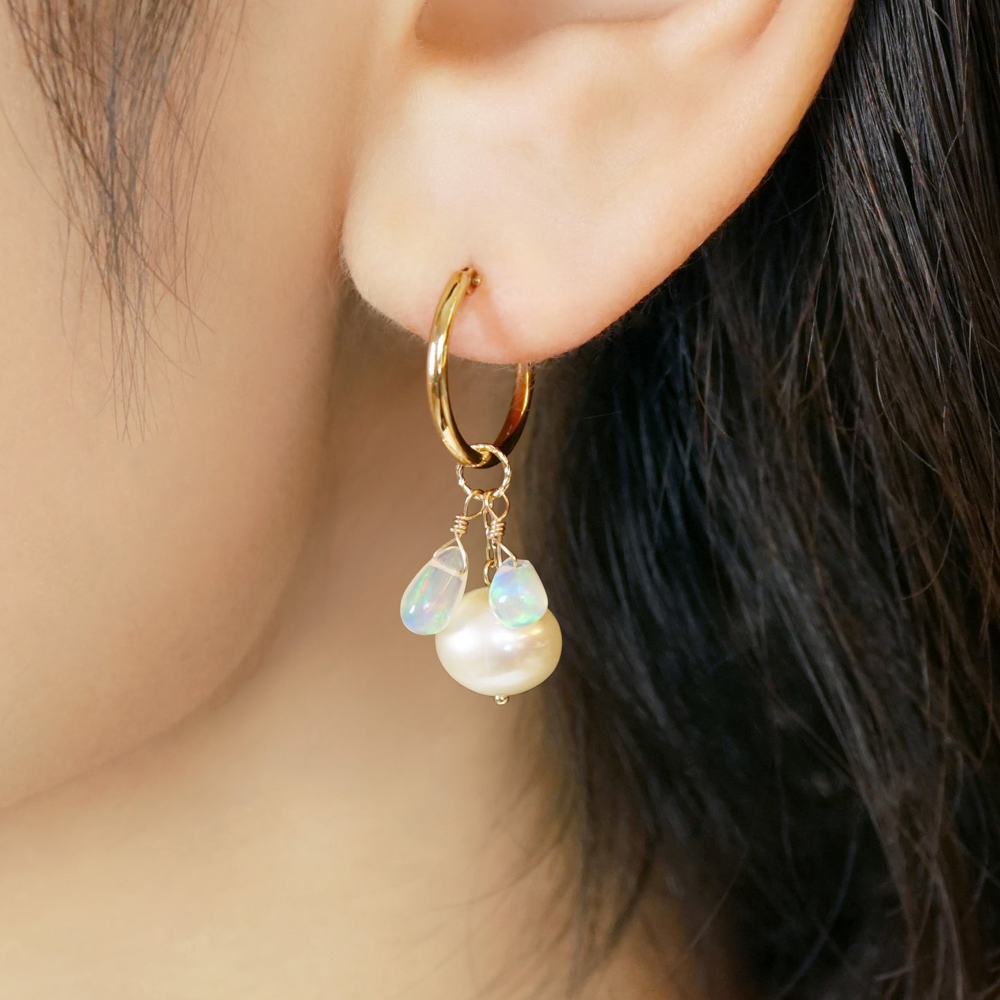 [Palette] 10K Freshwater Pearl x Opal Charms (Large Link) (Yellow Gold) - Model Image