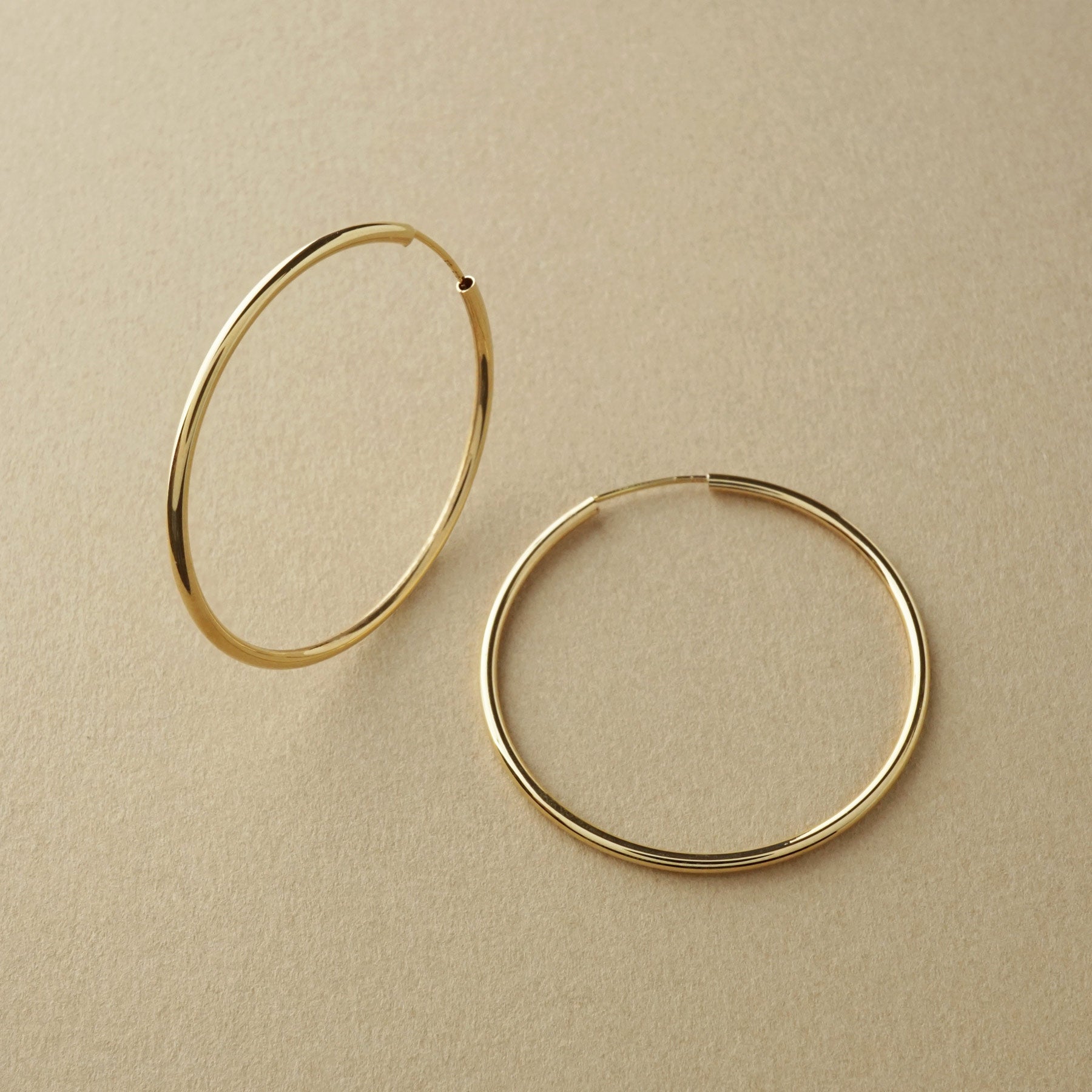 10K Seamless Pipe Hoop Earrings [32mm] (Yellow Gold) - Product Image