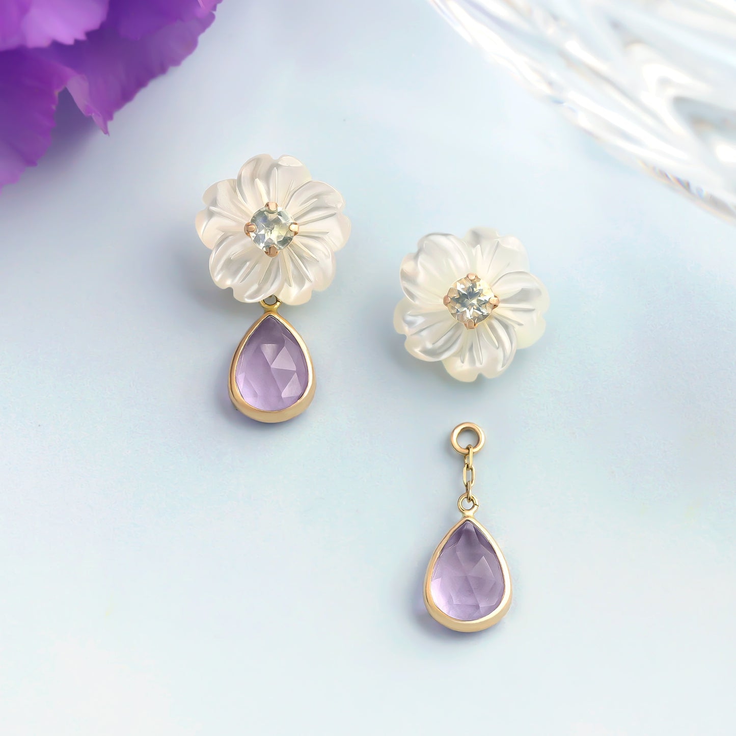 18K/10K White Shell Earrings [Blossom] (Yellow Gold) - Product Image
