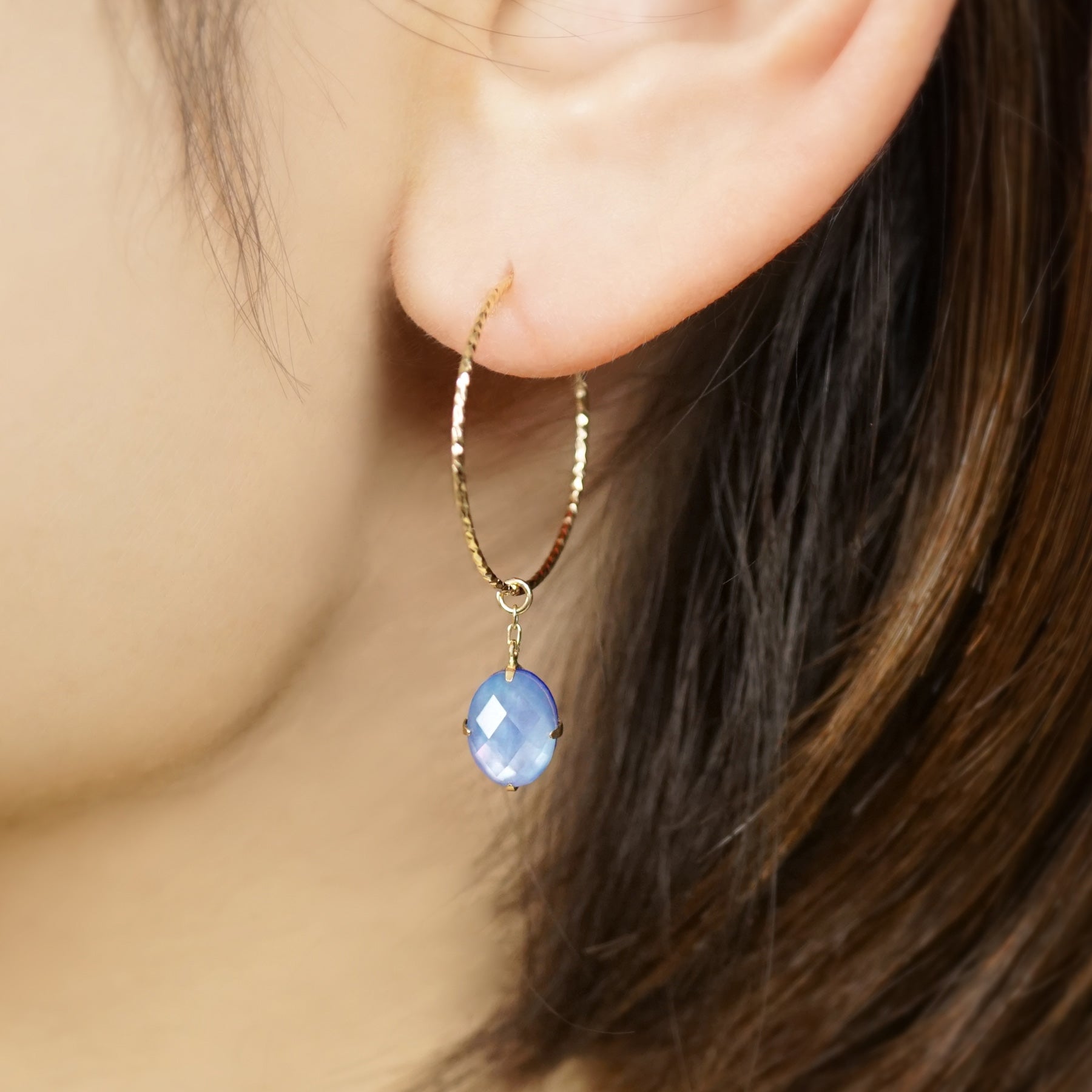 [Palette] 10K Triplet Stone Charms [Azure] (Yellow Gold) - Model Image
