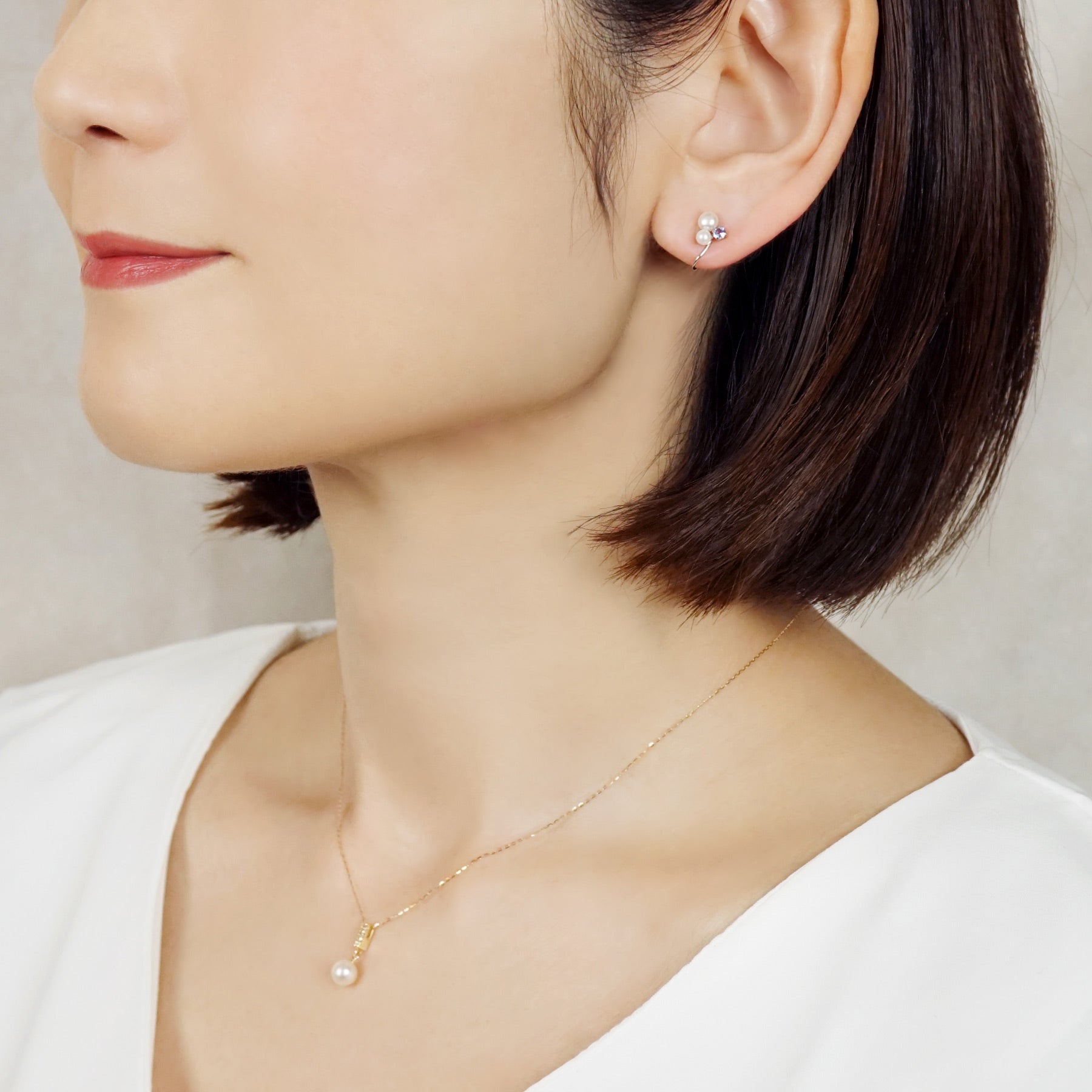 [Airy Clip-On Earrings] Freshwater Pearl Tanzanite Earrings (White Gold) - Model Image