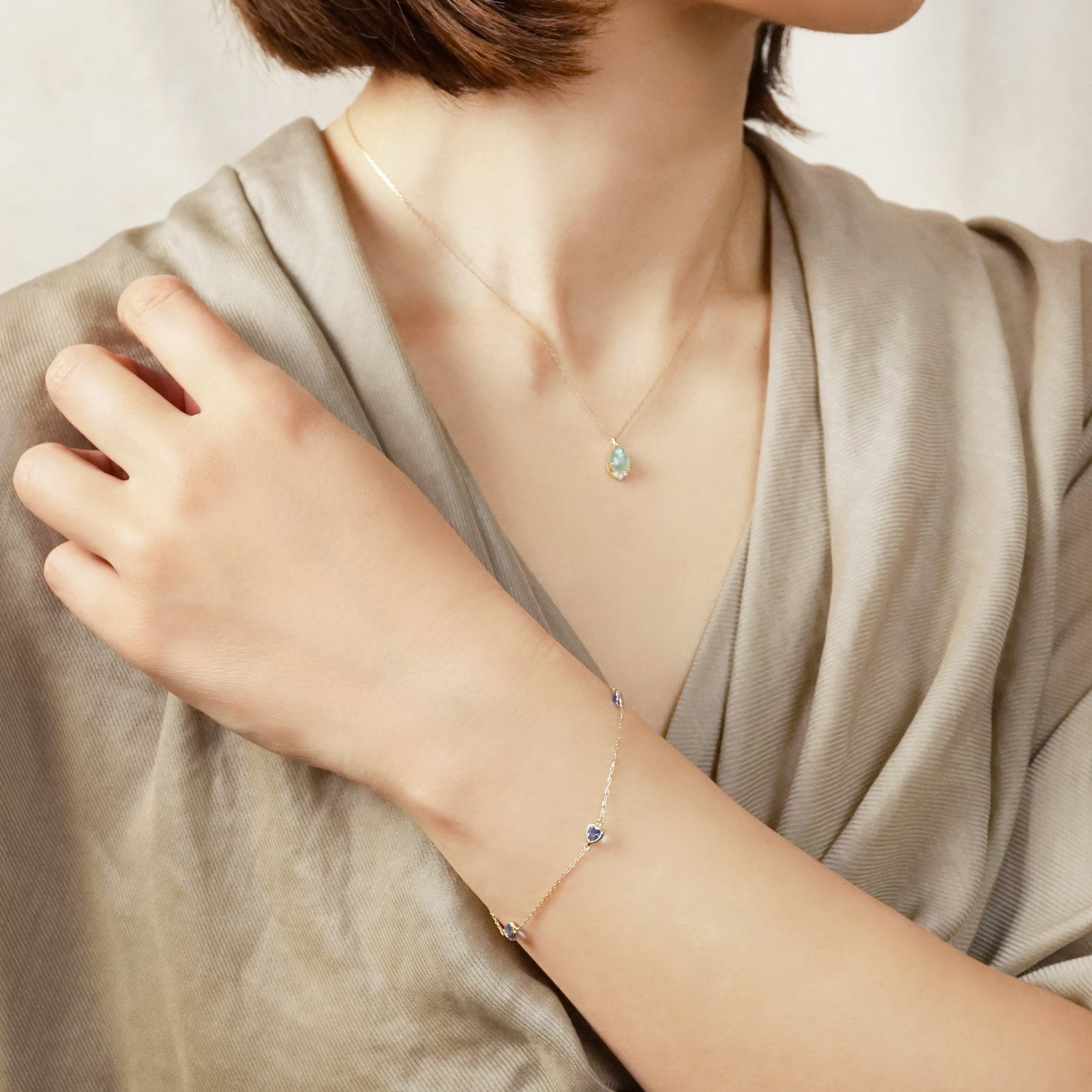 10K Blue Quartz Bracelet [Blue Whisper] (Yellow Gold) - Model Image