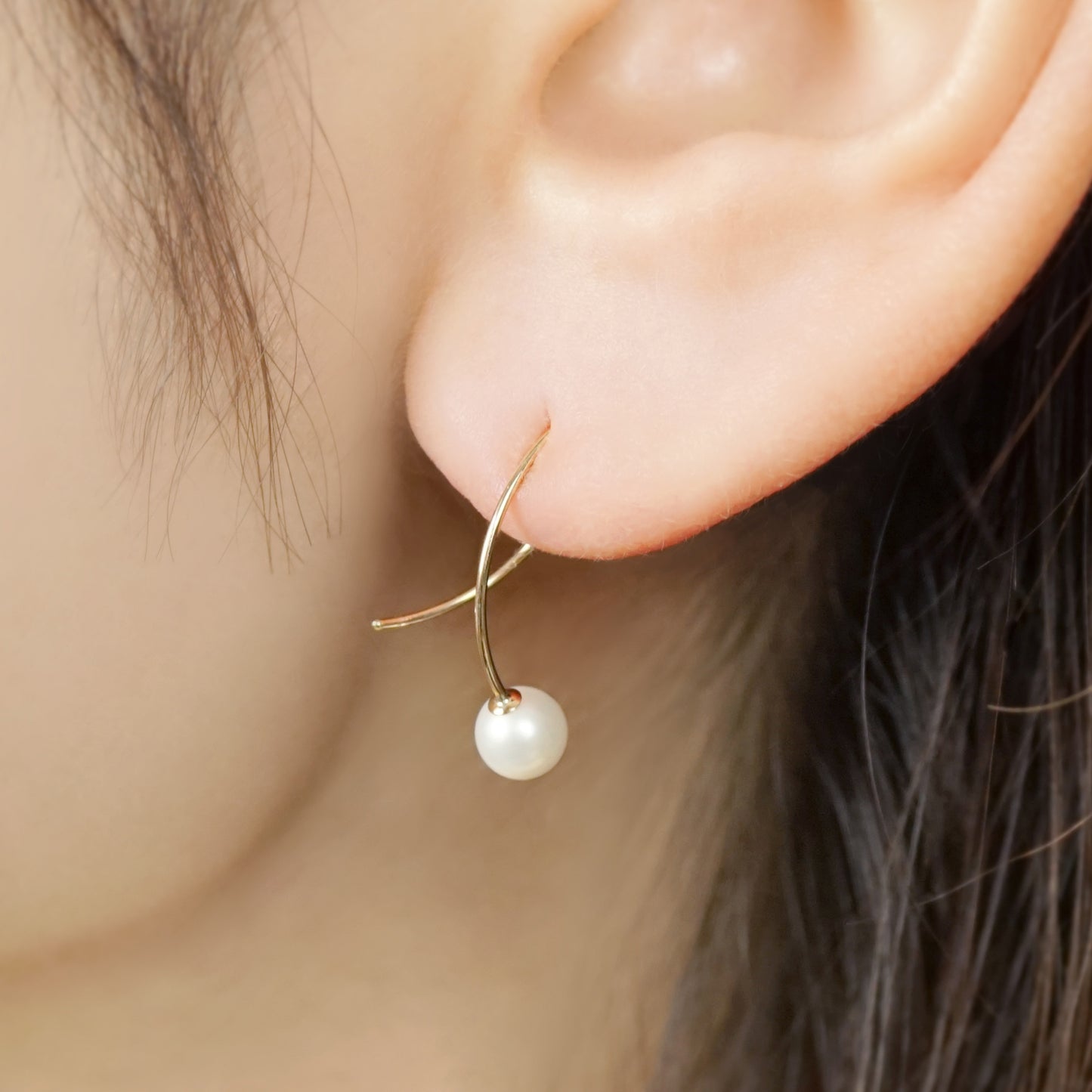 10K Cross Curve Freshwater Pearl Earrings (Yellow Gold) - Model Image