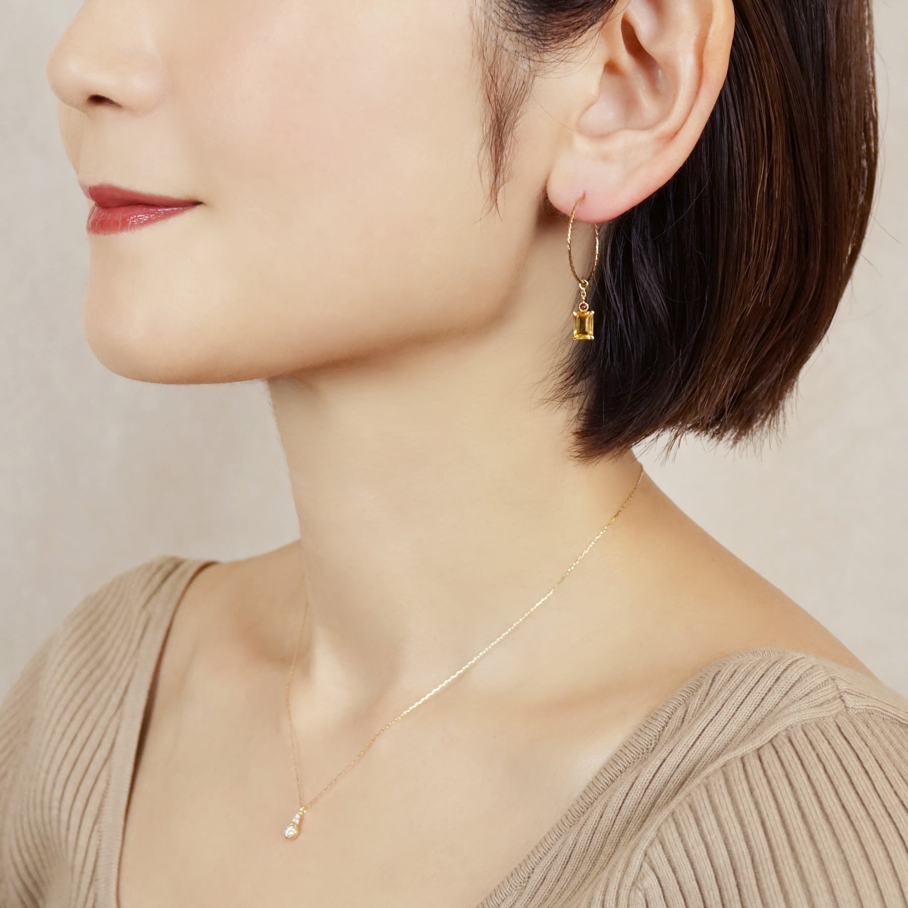 [Palette] 925 Sterling Silver Citrine Charms - Model Image