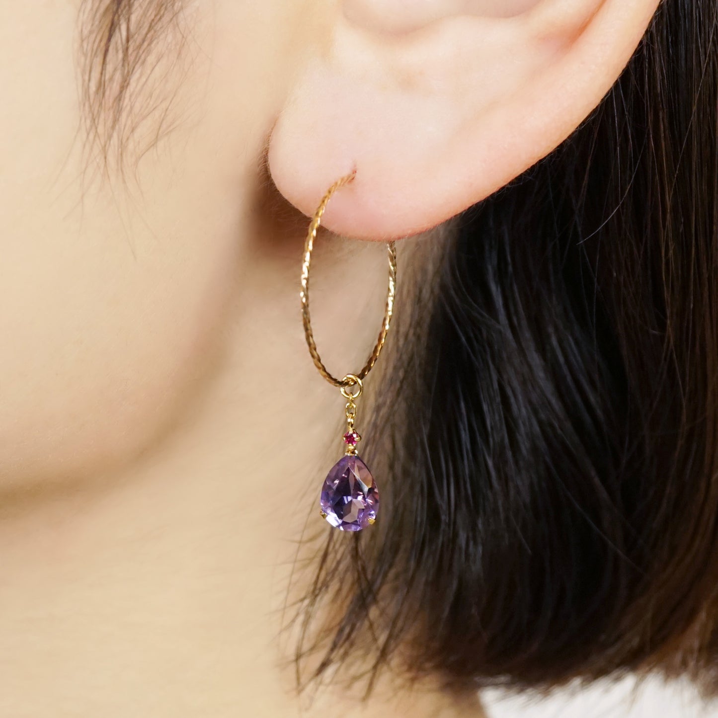 [Palette] 925 Sterling Silver Amethyst Charms - Model Image