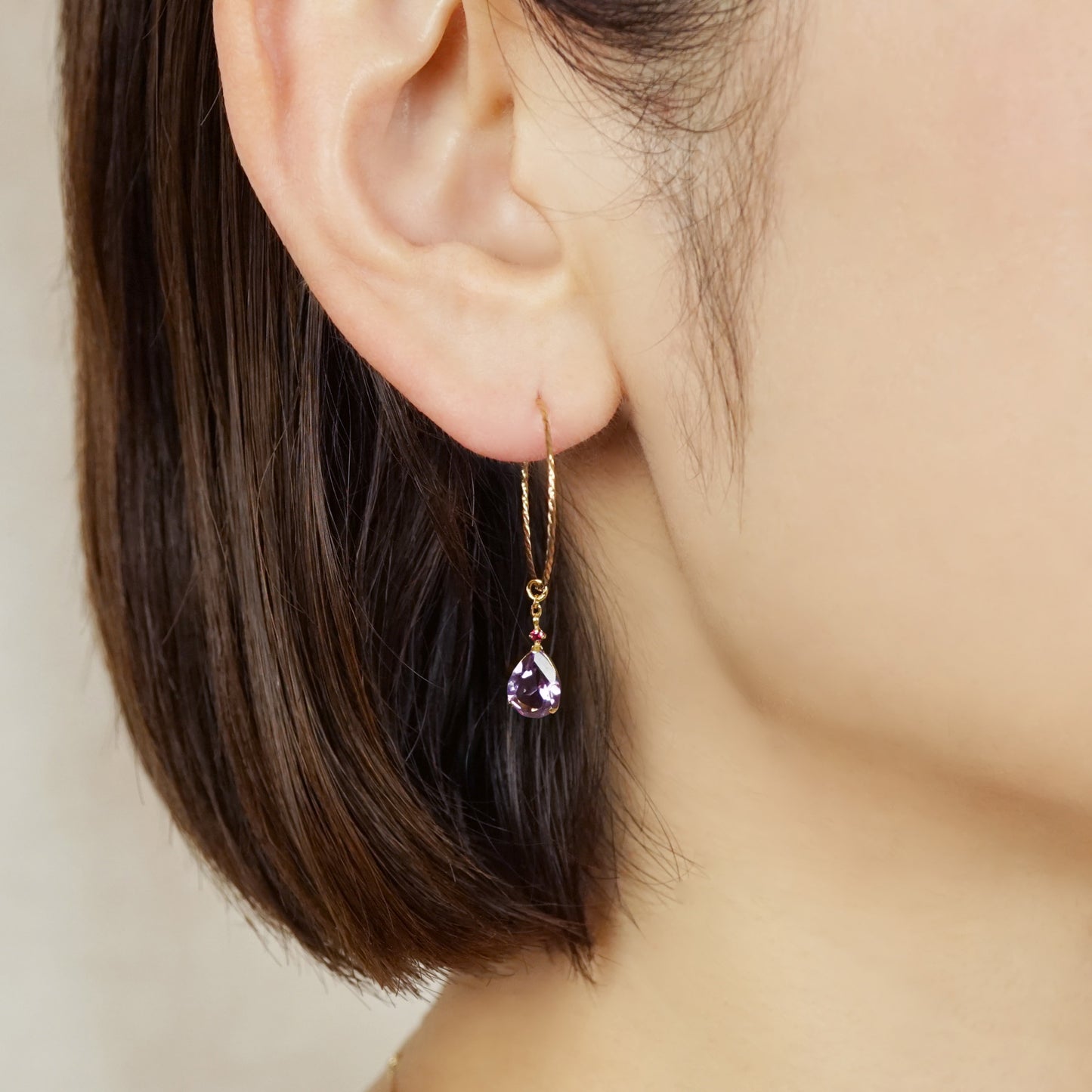 [Palette] 925 Sterling Silver Amethyst Charms - Model Image