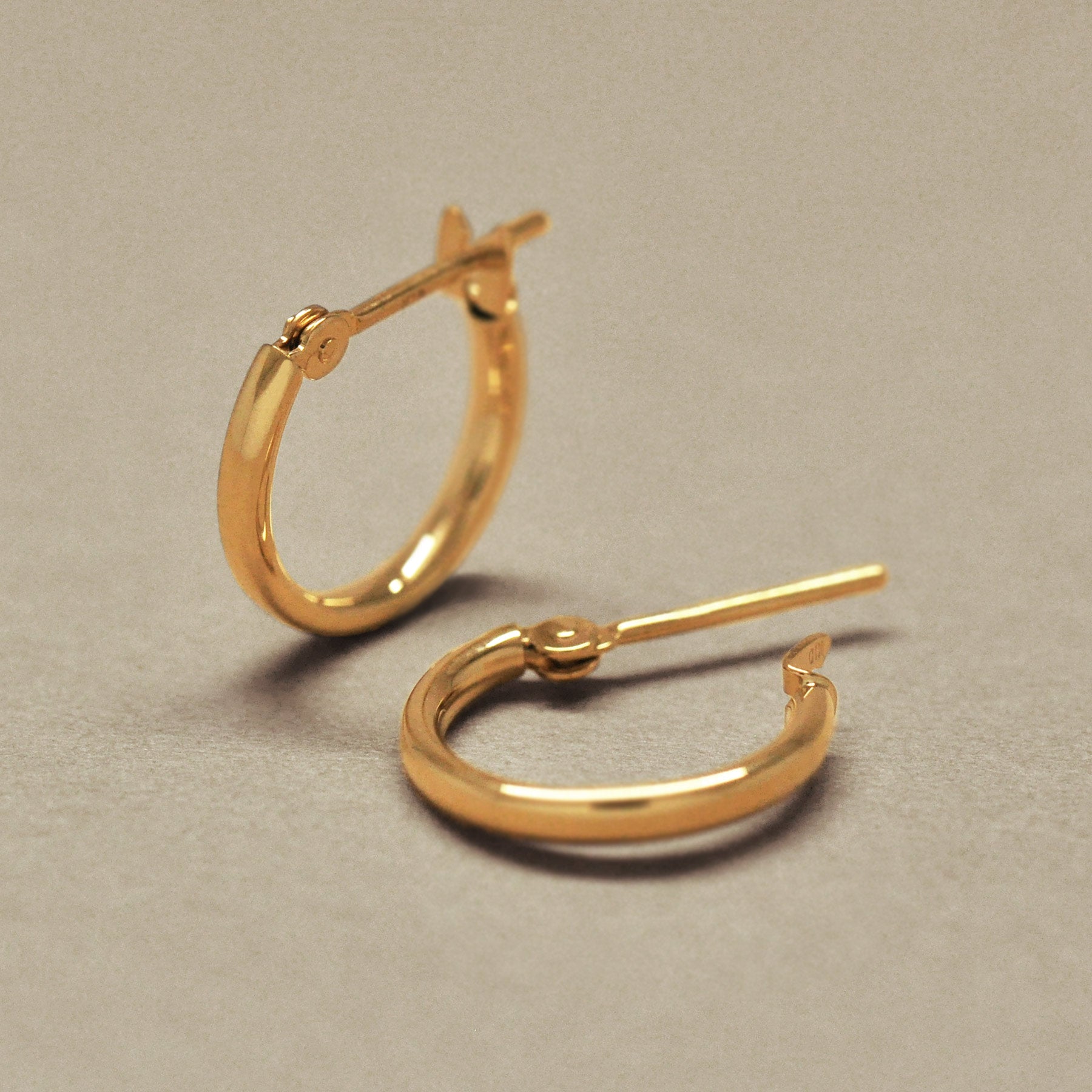 18K Pipe Hoop Earrings (Yellow Gold) - Product Image