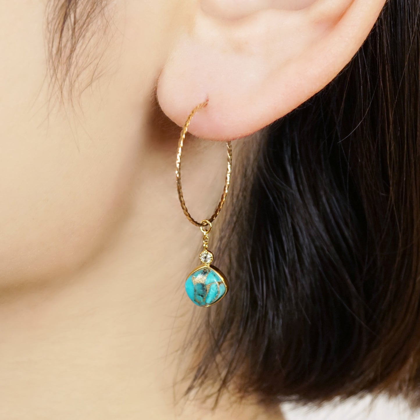 [Palette] 925 Sterling Silver Blue Copper Turquoise Charms - Model Image