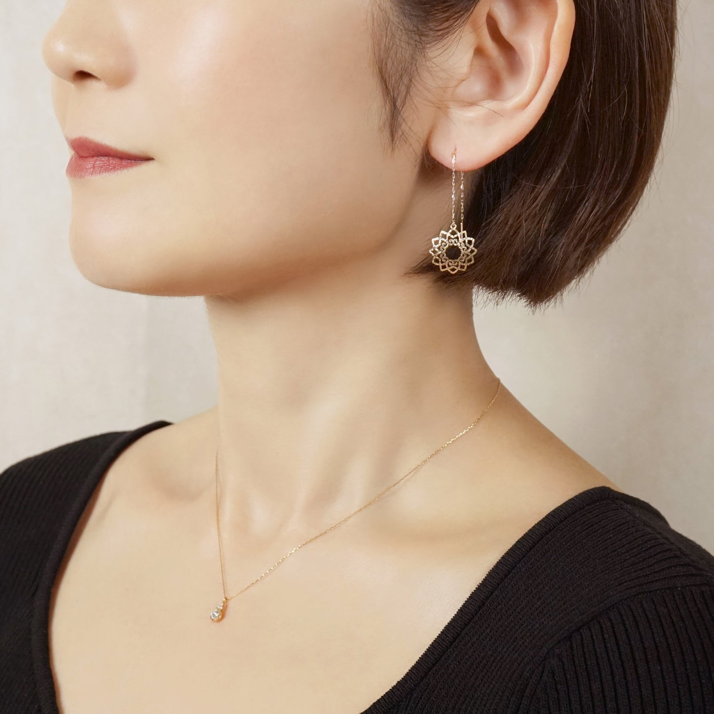 10K Openwork Heart Wreath Threader Earrings (Yellow Gold) - Model Image