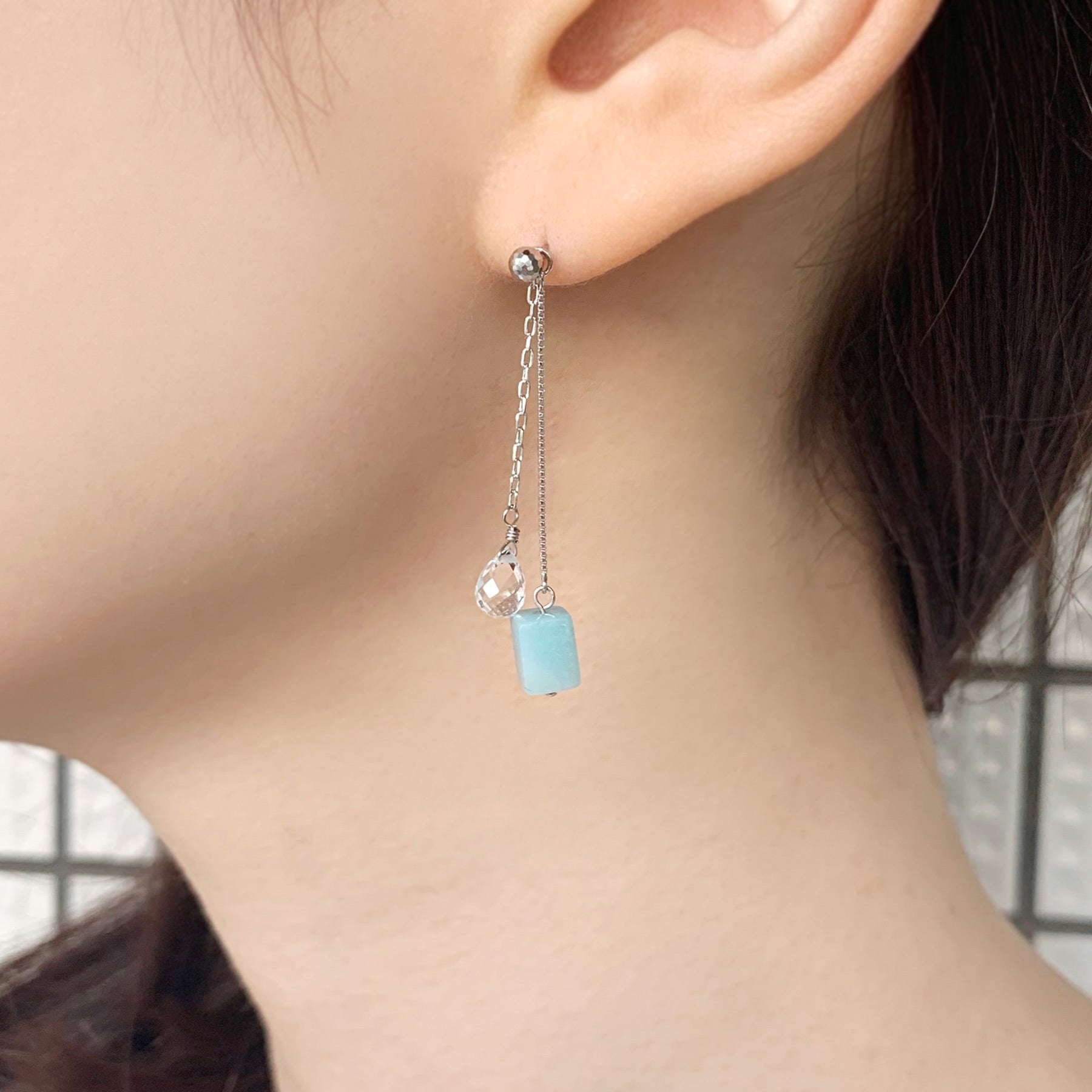 [Palette] 14K Crystal Double Charms (White Gold) - Model Image